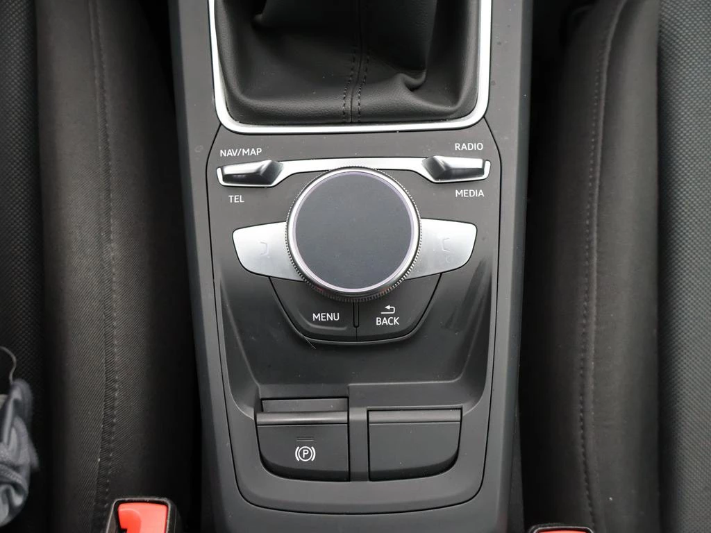 Audi Q2 Audi Q2 Attraction 30TFSI 110PK *VIRTUAL COCKPIT*CRUISE CONTROL*NAVI*PDC ACHTER*...*