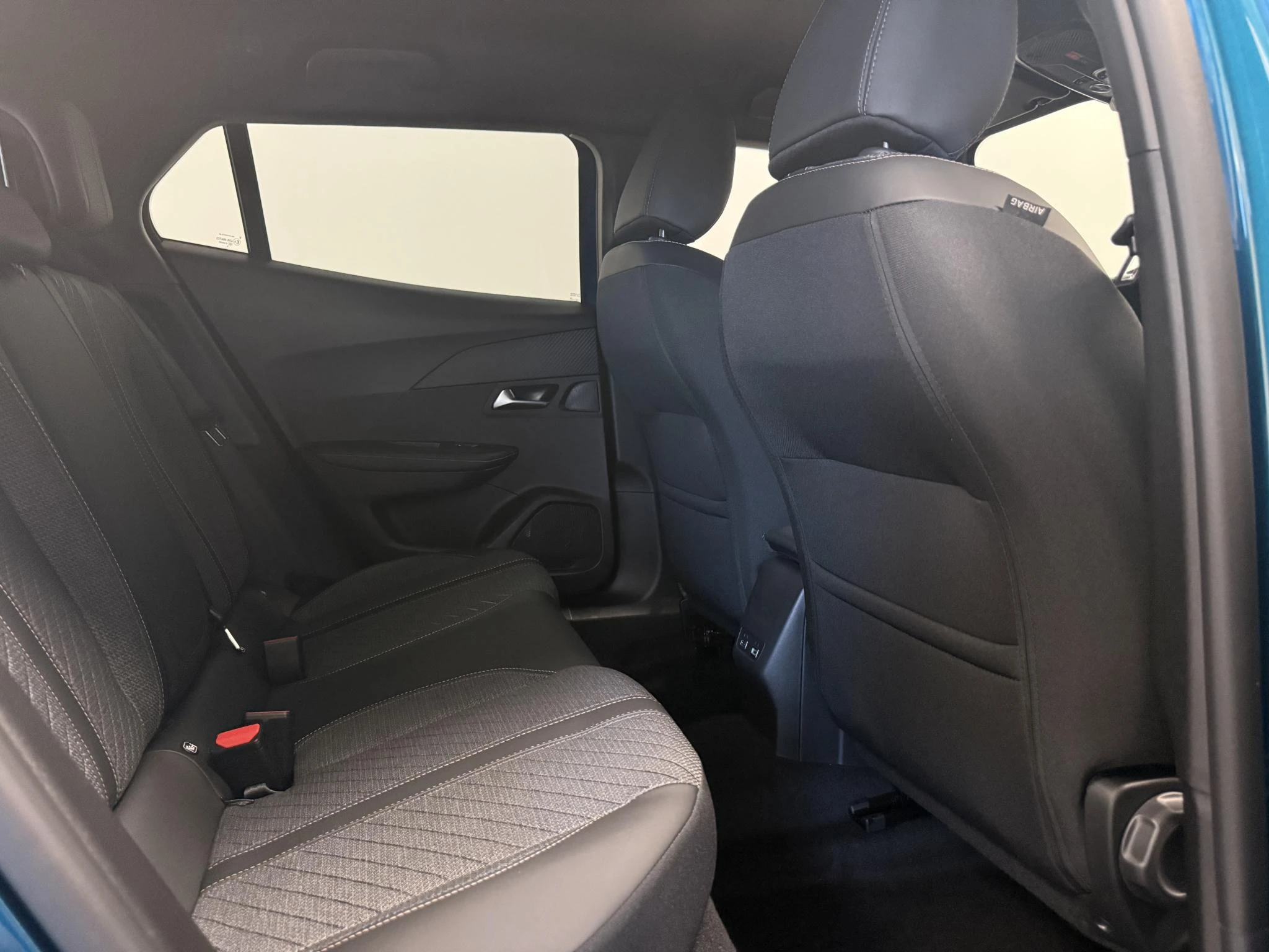 Peugeot 2008 1.2 Hybrid 110 Allure