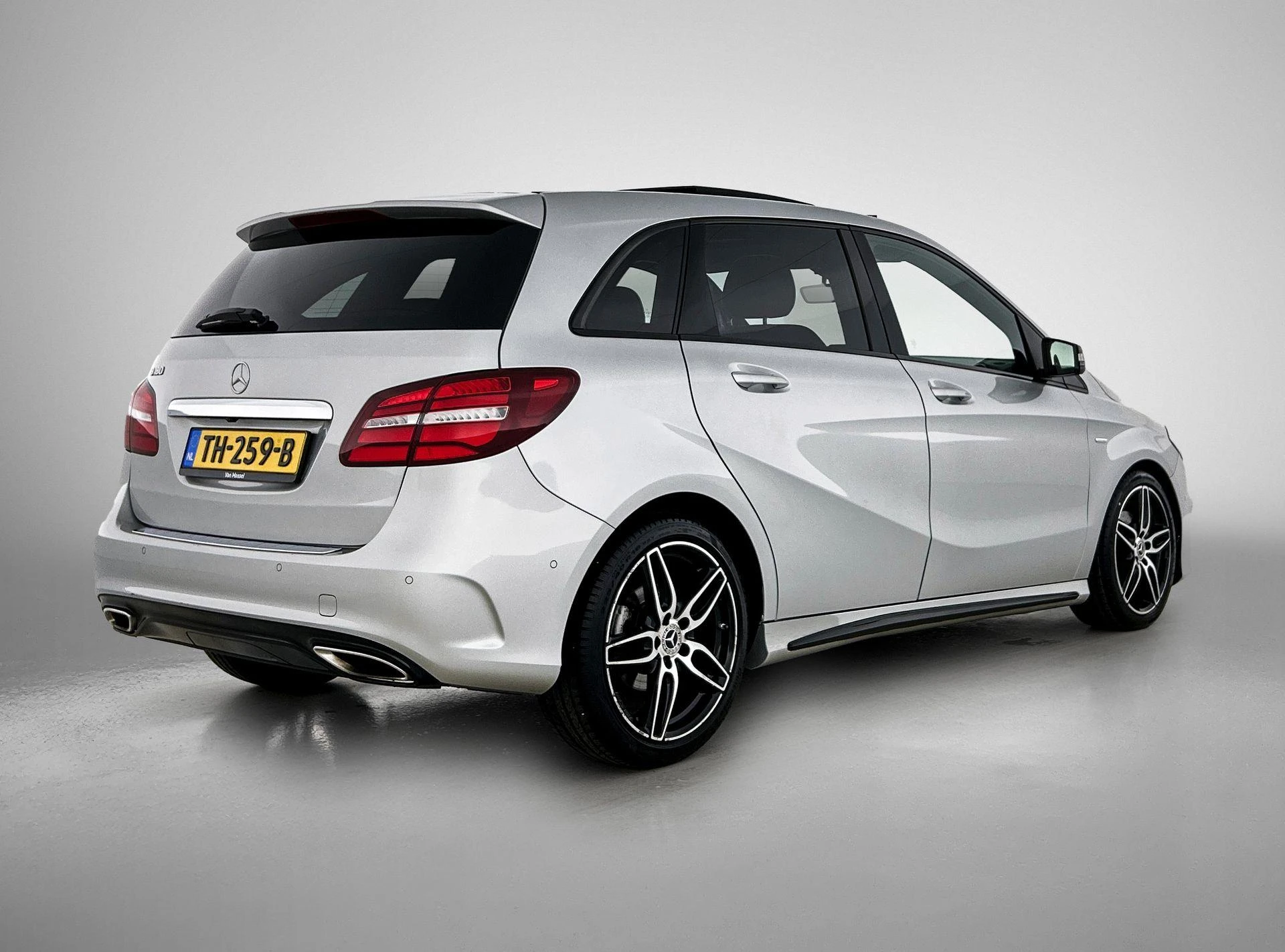 Mercedes-Benz-B-Klasse-image-3