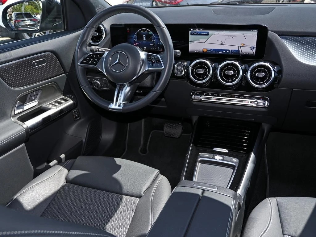 Mercedes-Benz-GLA 200 d-image-10