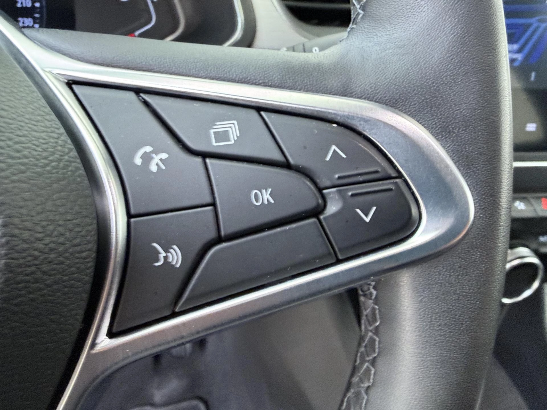 Renault-Captur-image-17