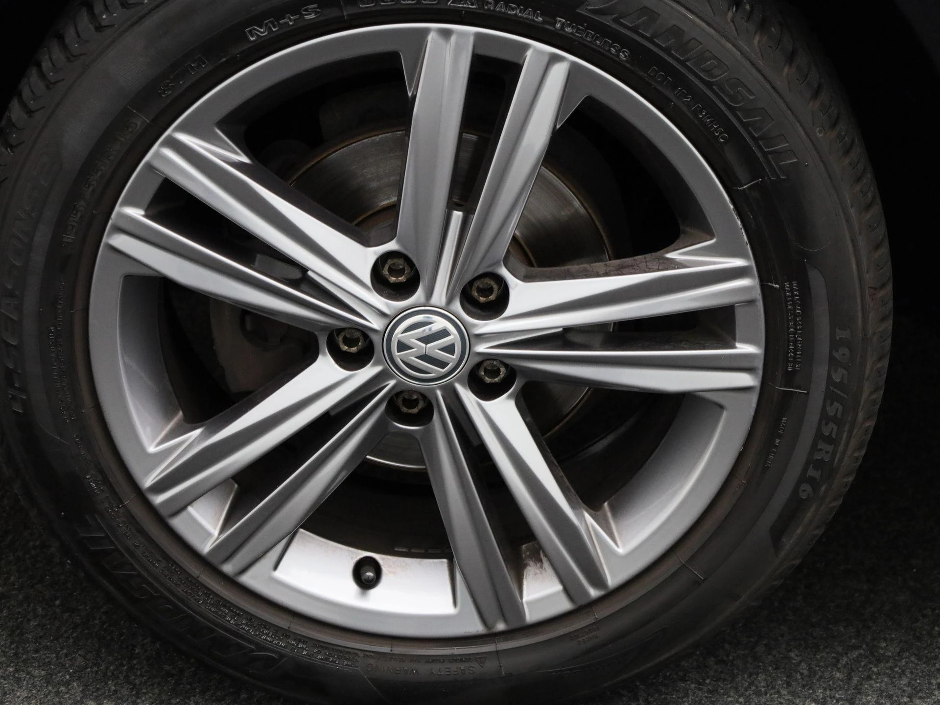 Volkswagen-Polo-image-11