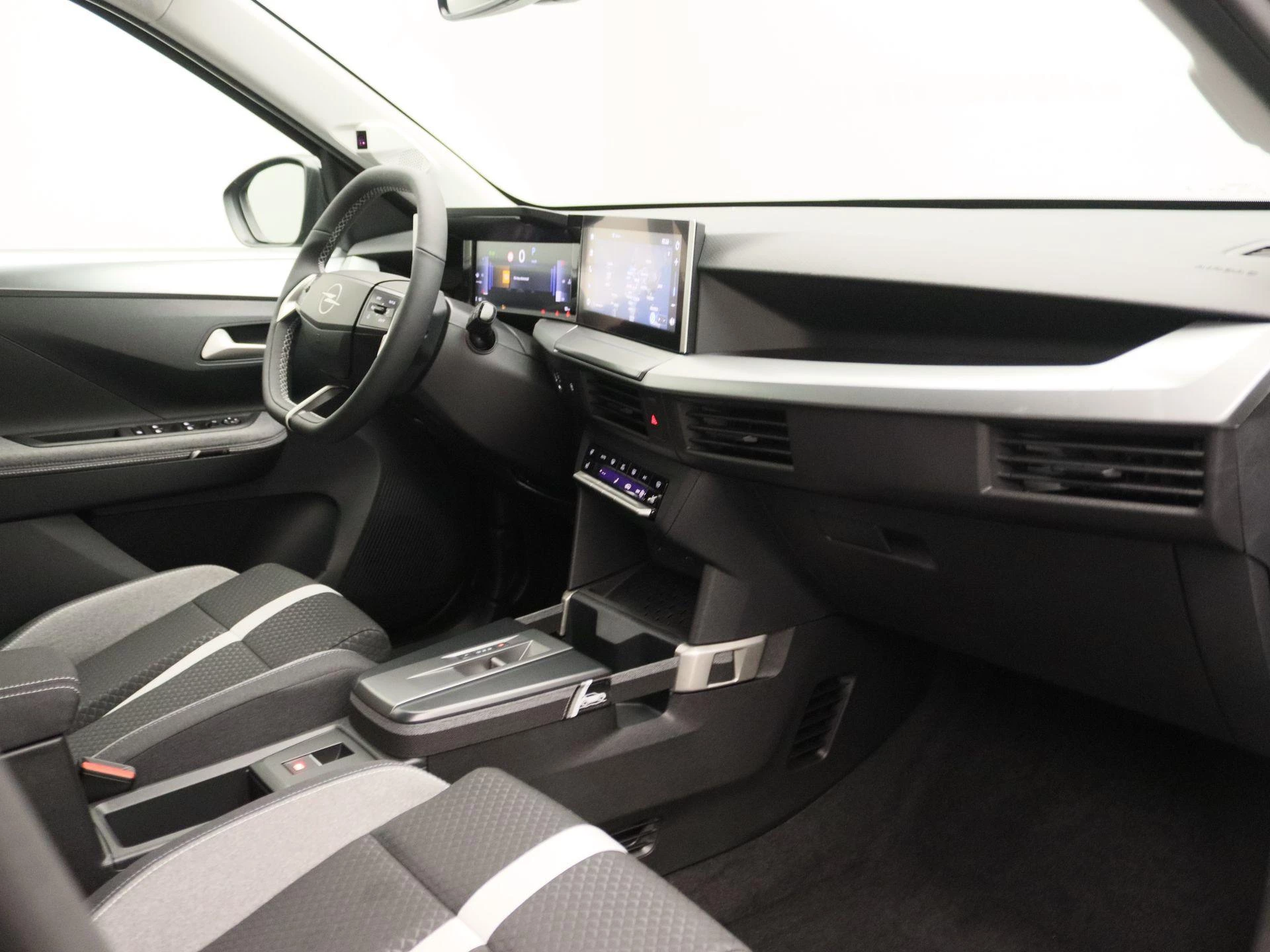 Opel-Frontera-image-8