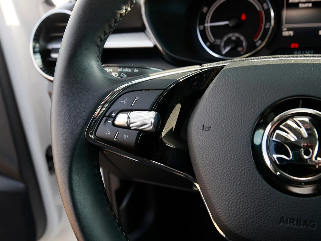 Škoda Fabia 1.0 TSI Ambition *LED*Smart-Link*Soundsystem*PDC*DAB*Lane-Assist*Klima