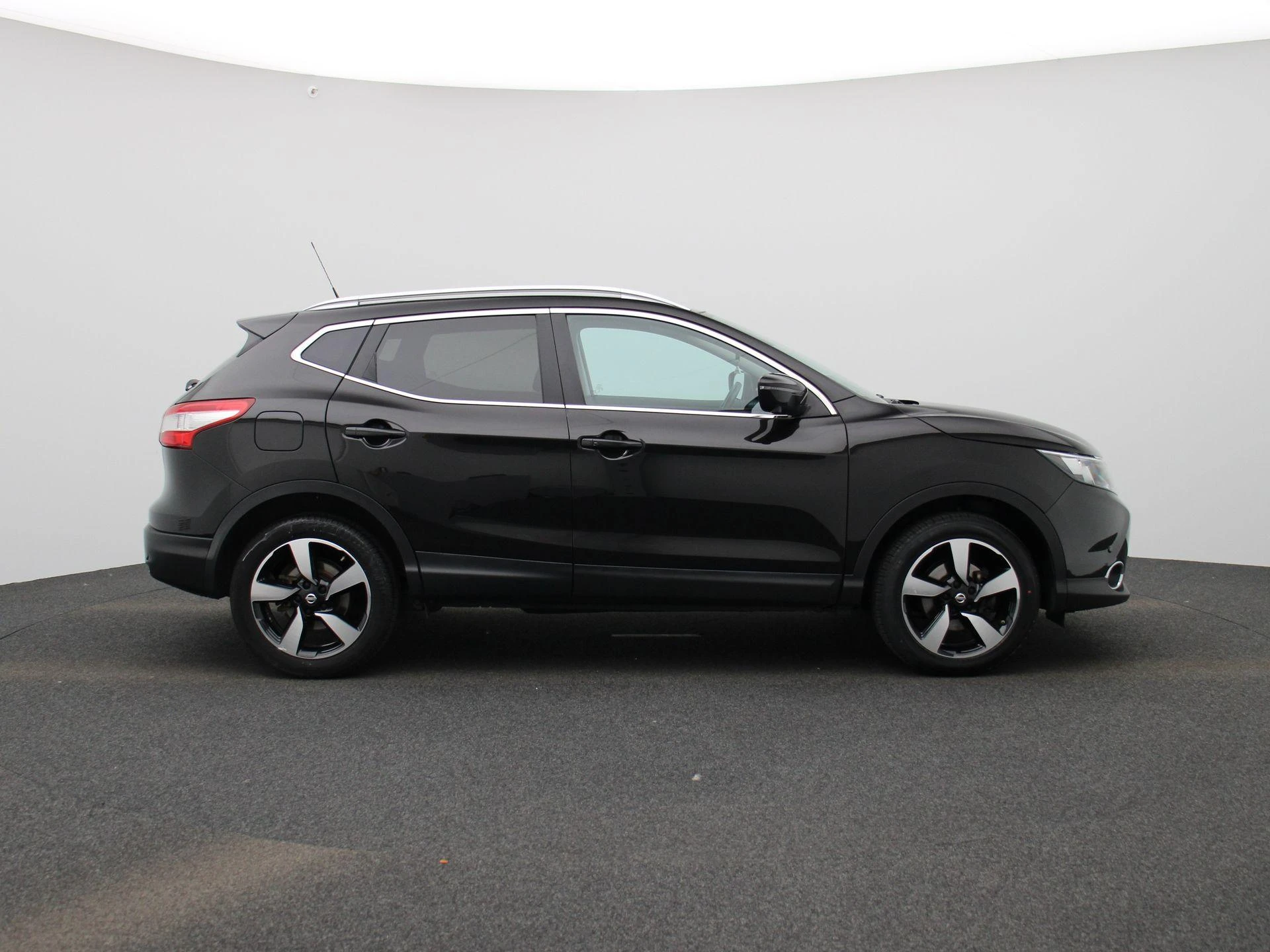 Nissan-QASHQAI-image-5