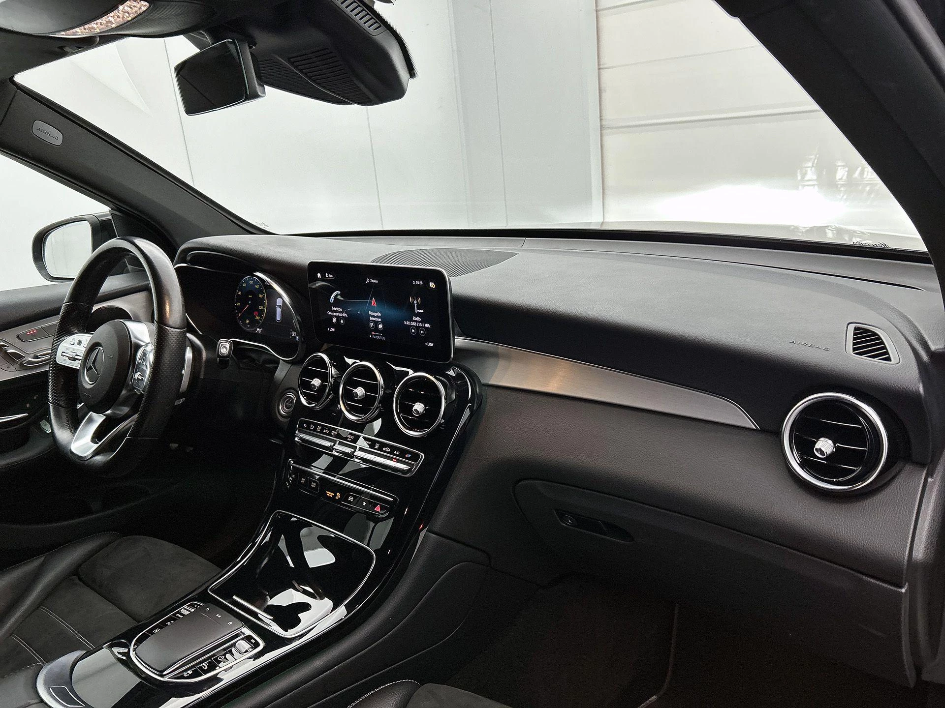 Mercedes-Benz GLC 300e 4MATIC AMG Line