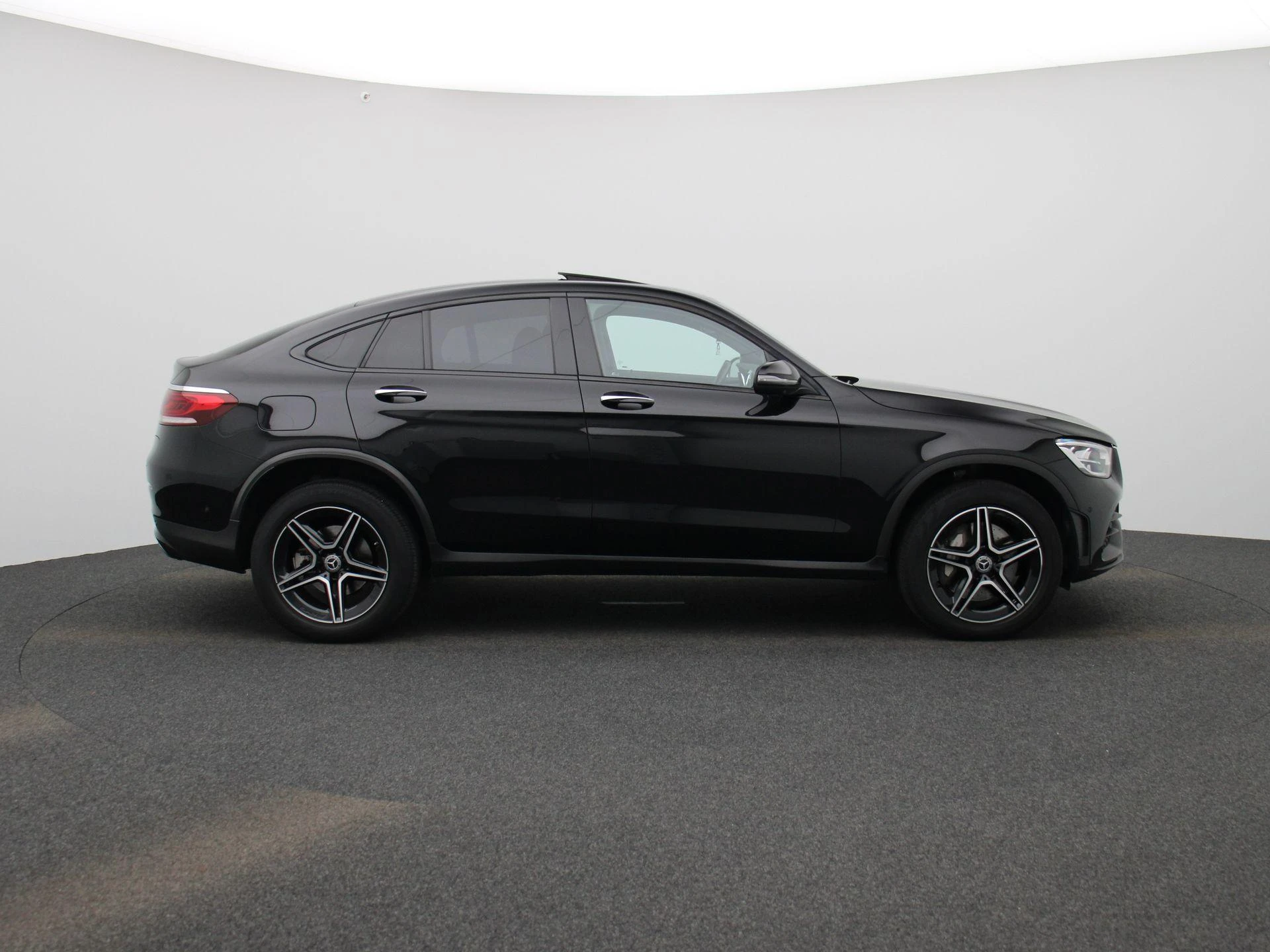 Mercedes-Benz-GLC-image-5