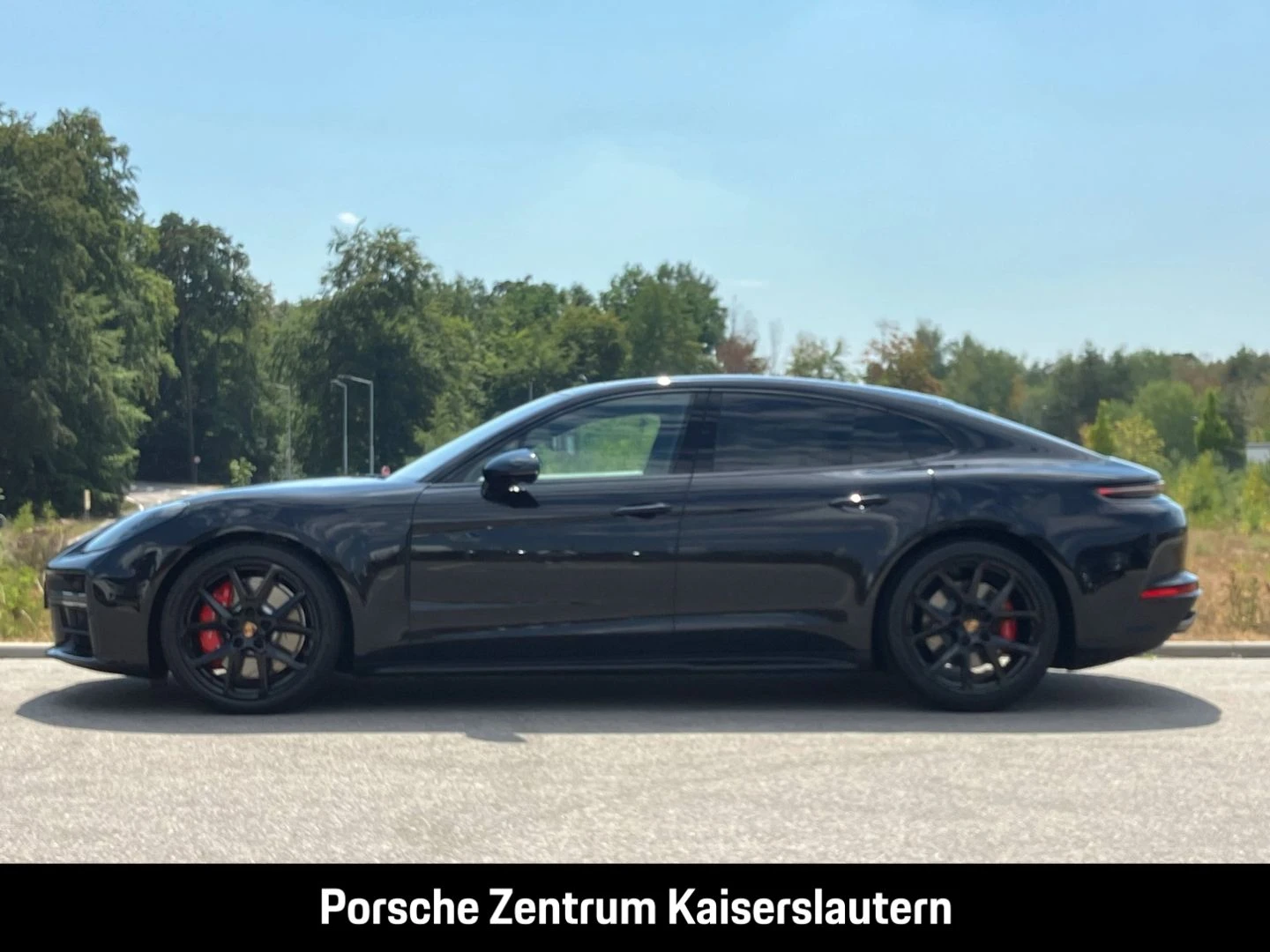 Porsche-Panamera-image-1