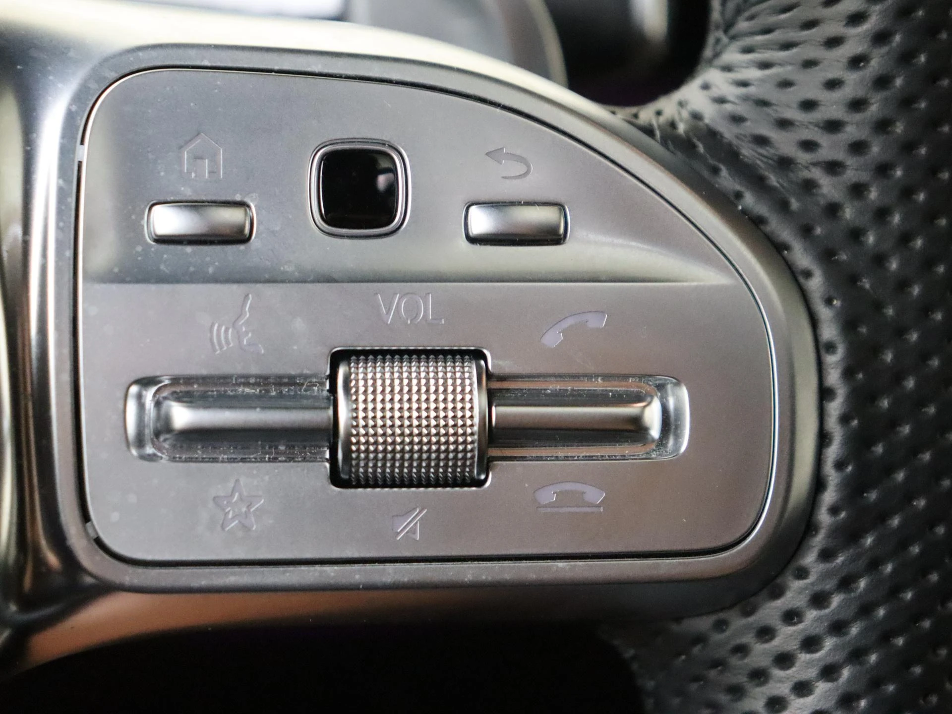 Mercedes-Benz-G-Klasse-image-20