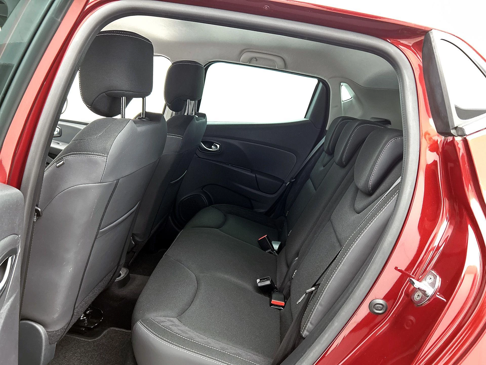 Renault-Clio-image-25