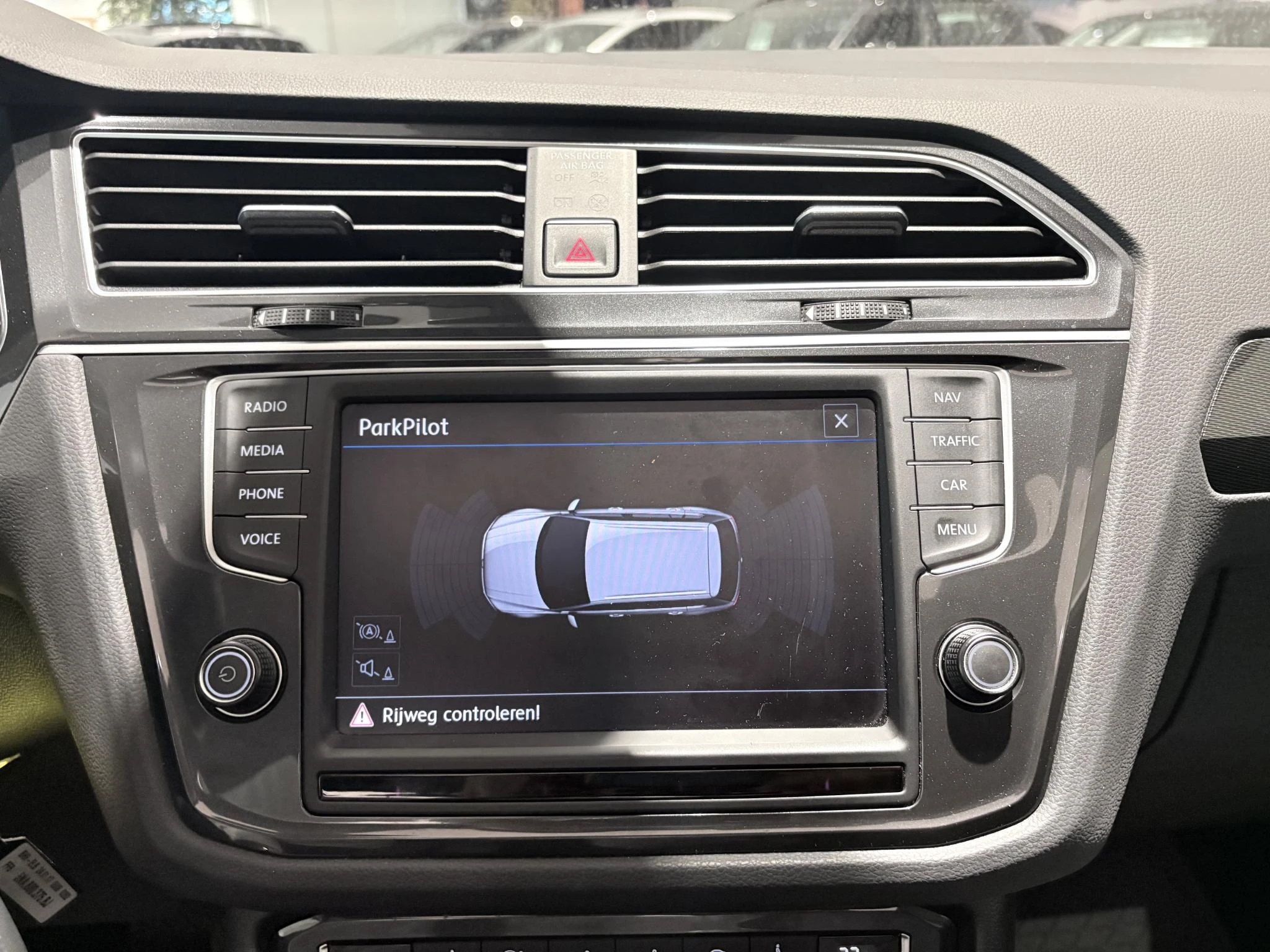 Volkswagen-Tiguan-image-26