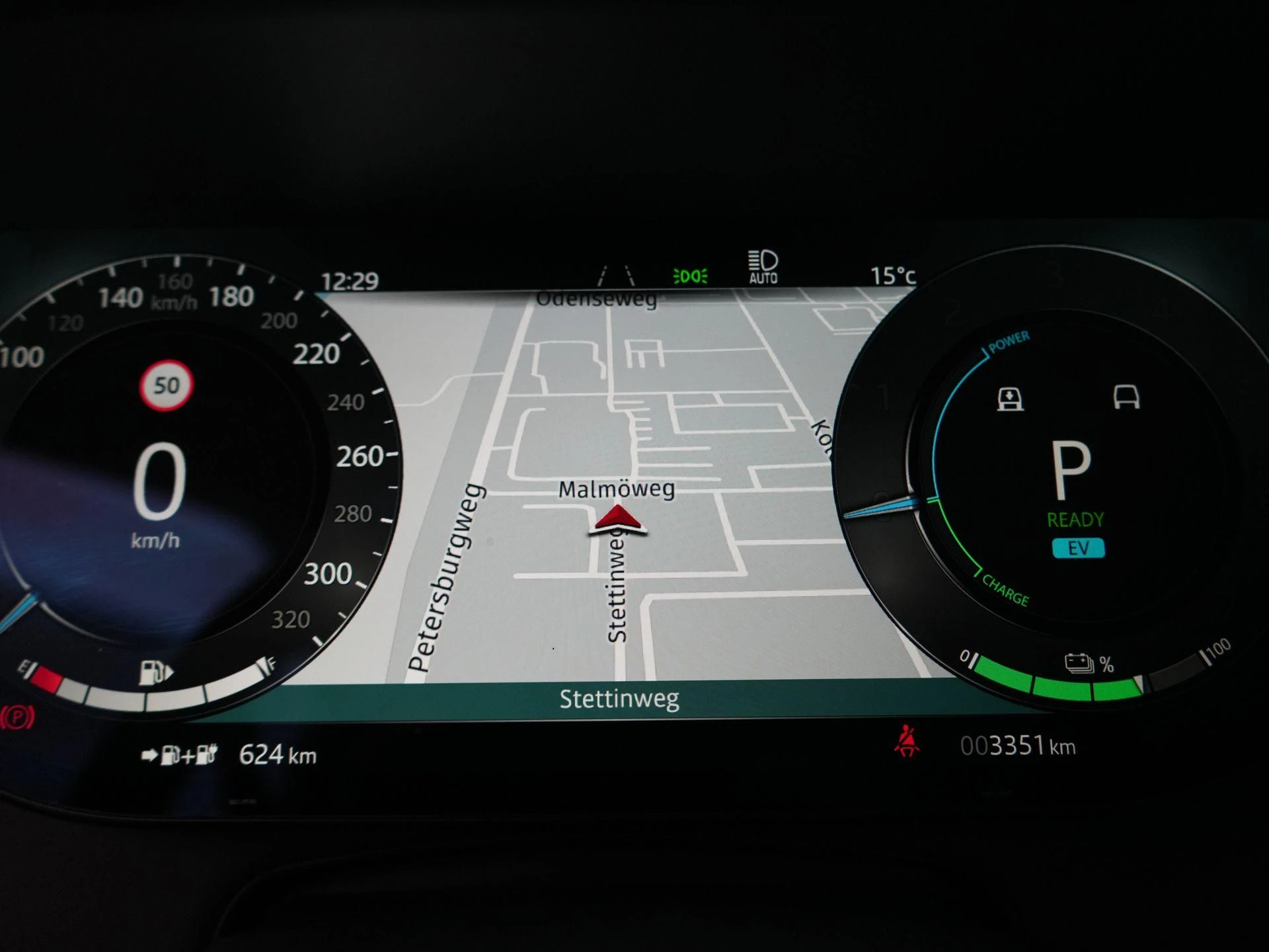 Land Rover-Range Rover-image-10