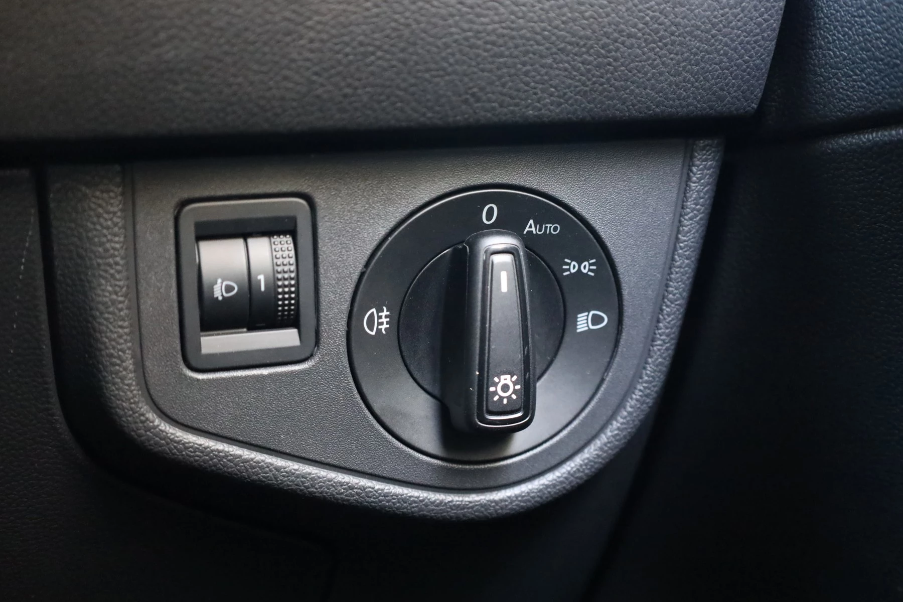 Volkswagen-Polo-image-29