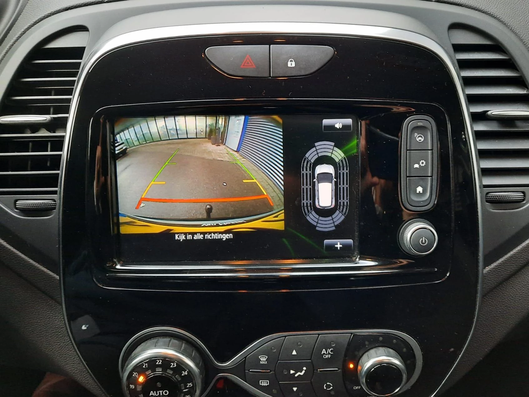 Renault-Captur-image-16