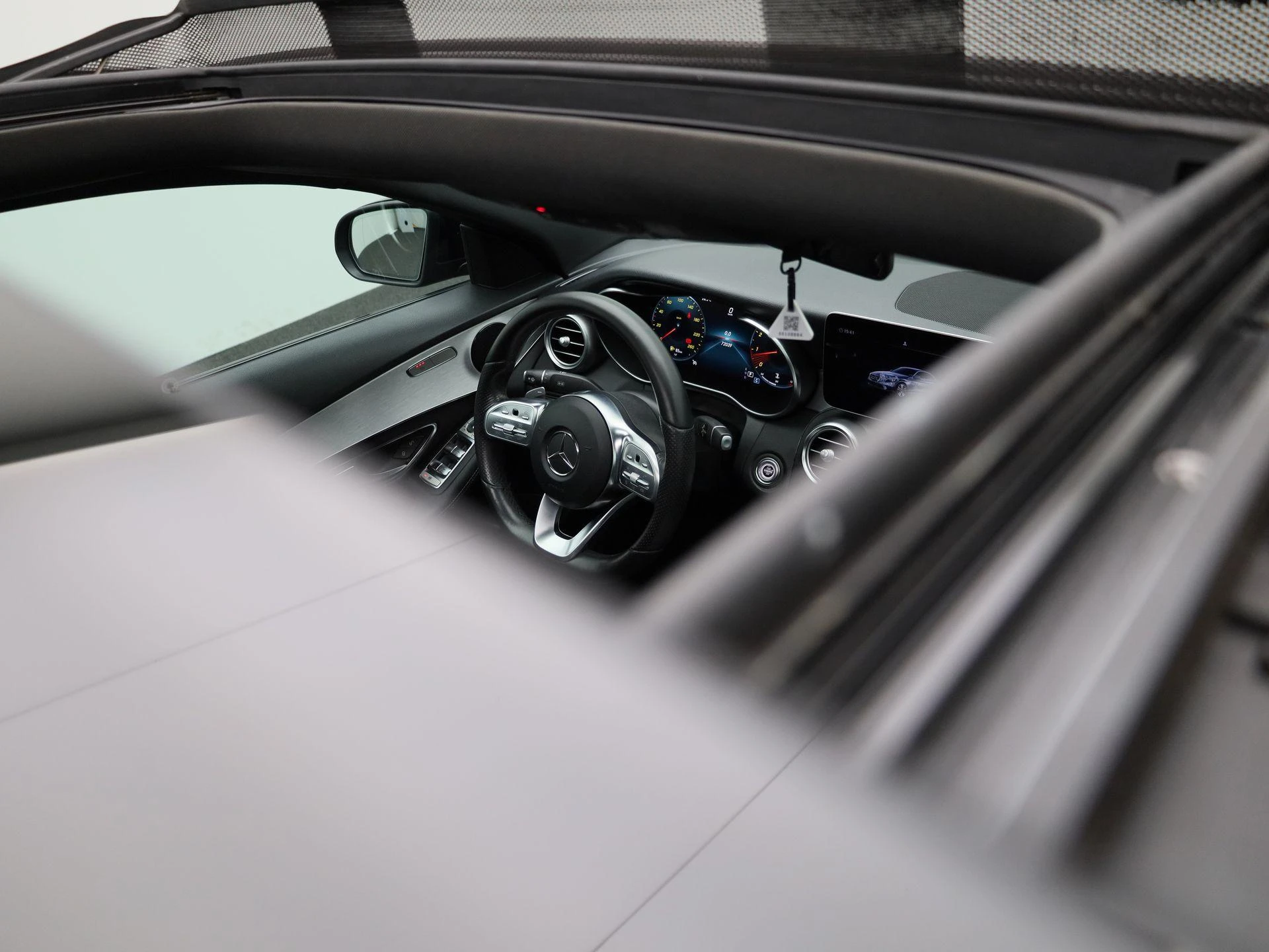 Mercedes-Benz-C-Klasse-image-46