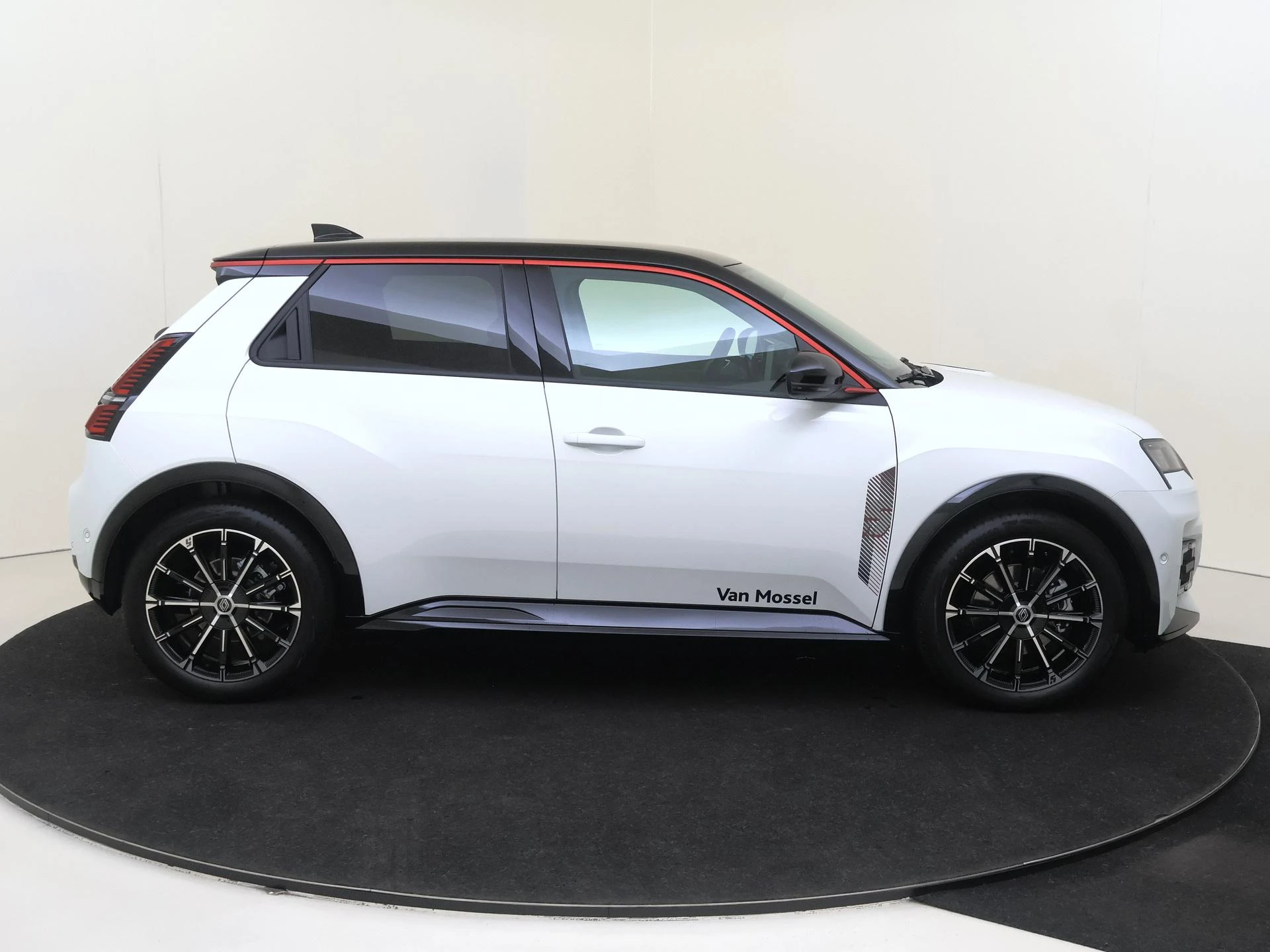 Renault 5 urban range iconic cinq 40 kWh