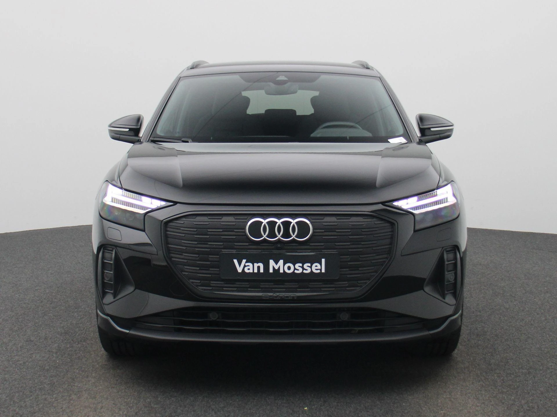 Audi-Q4 e-tron-image-2