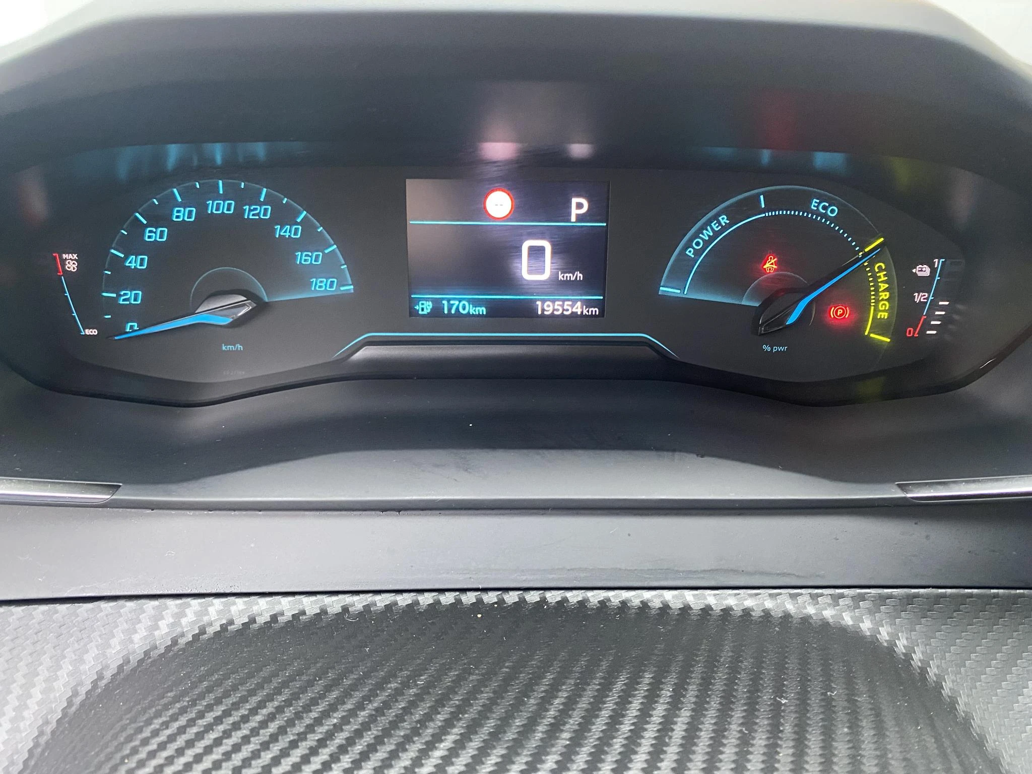Peugeot-e-208-image-8