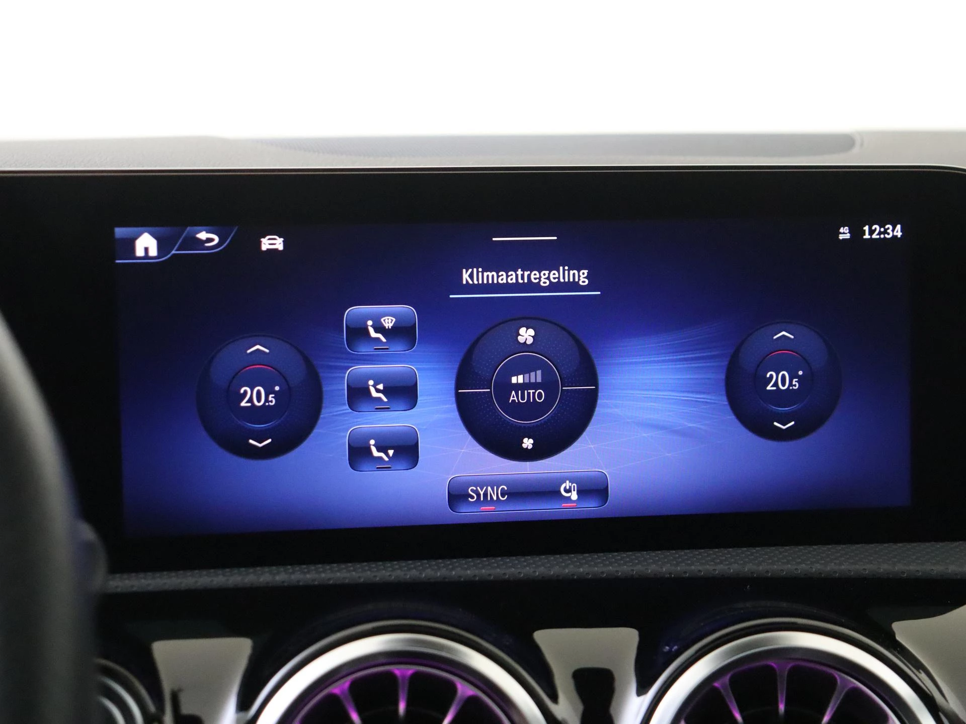 Mercedes-Benz-CLA-image-17