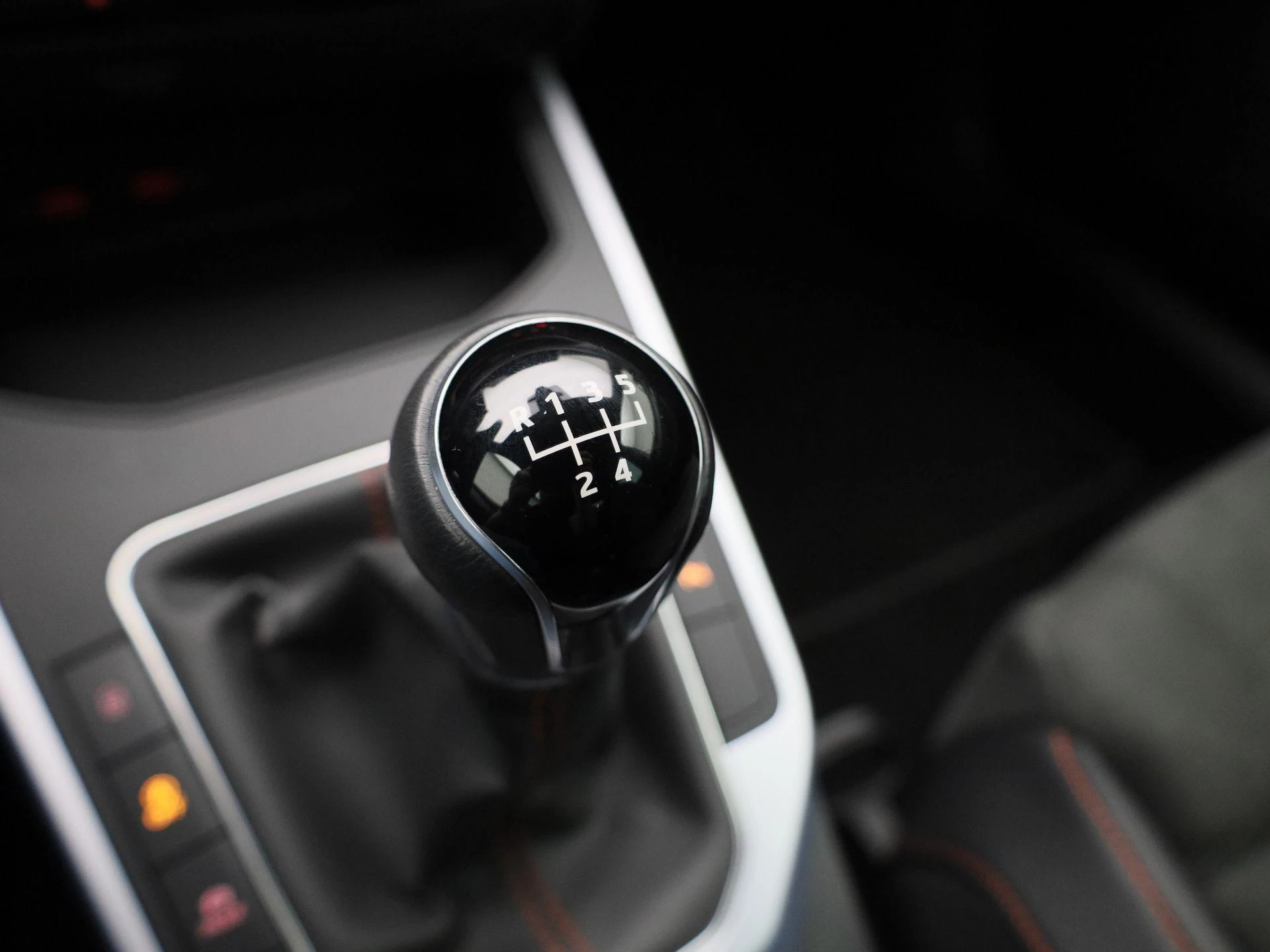 SEAT-Arona-image-24