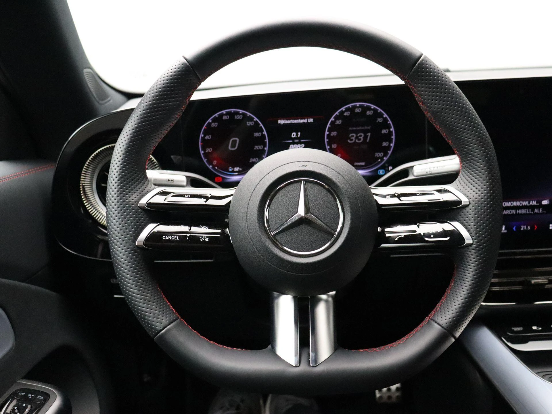 Mercedes-Benz-CLA-image-14
