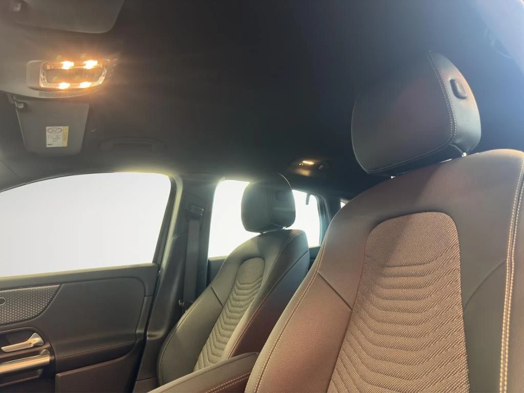 Mercedes-Benz-GLA 200 d-image-21