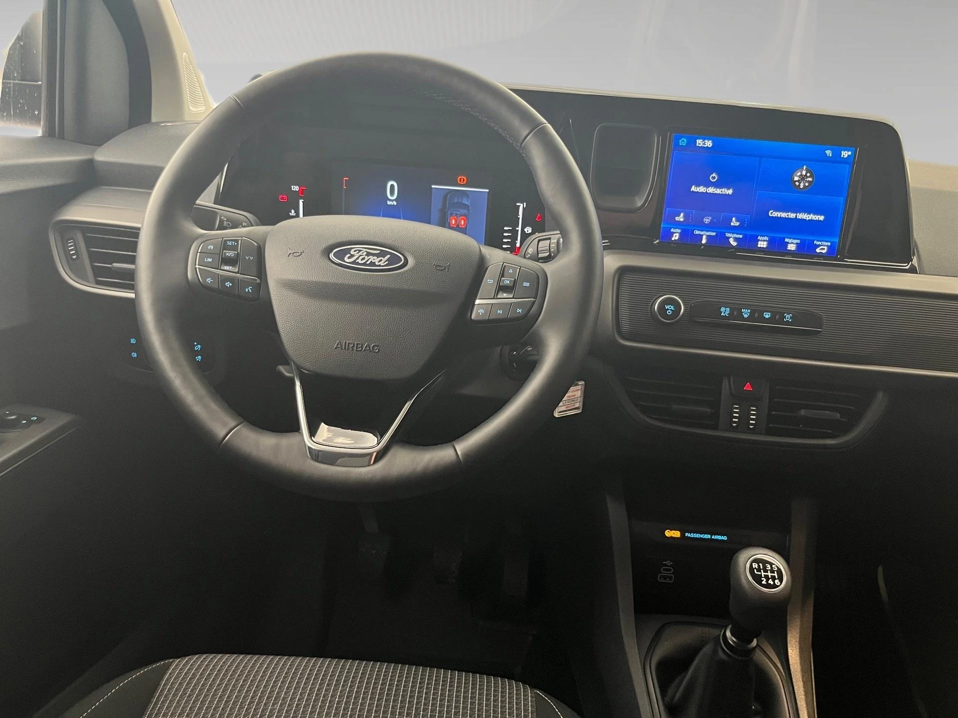 Ford-Transit Courier-image-5