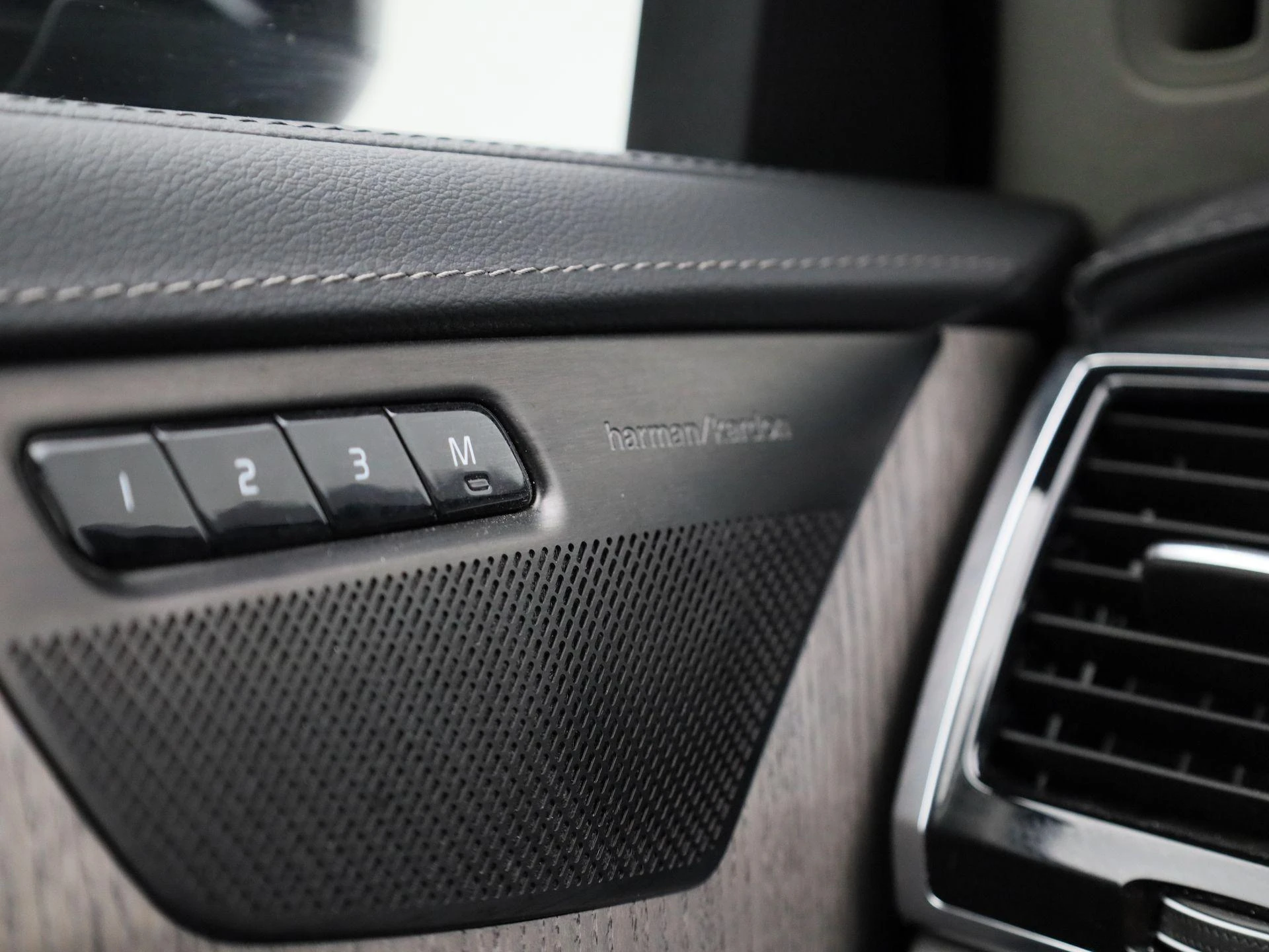 Volvo-XC90-image-35