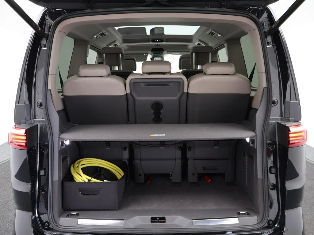 Volkswagen-Multivan-image-6