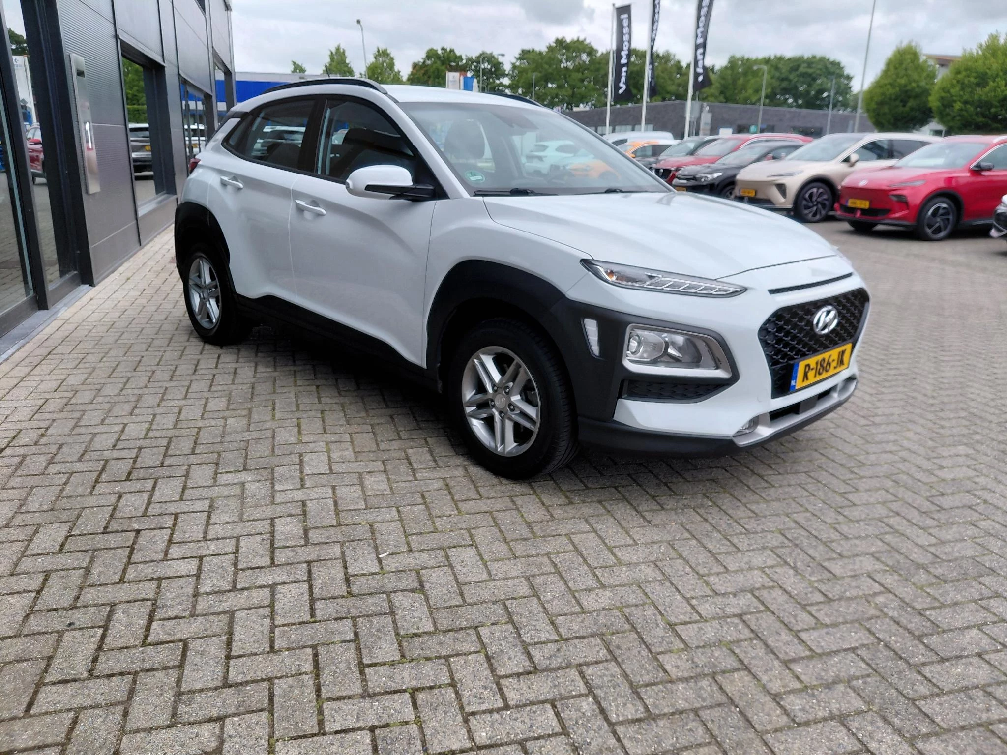Hyundai-Kona-image-8