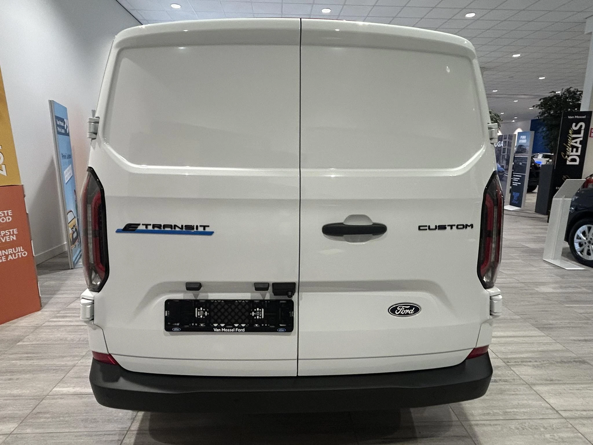 Ford-E-Transit Custom-image-2