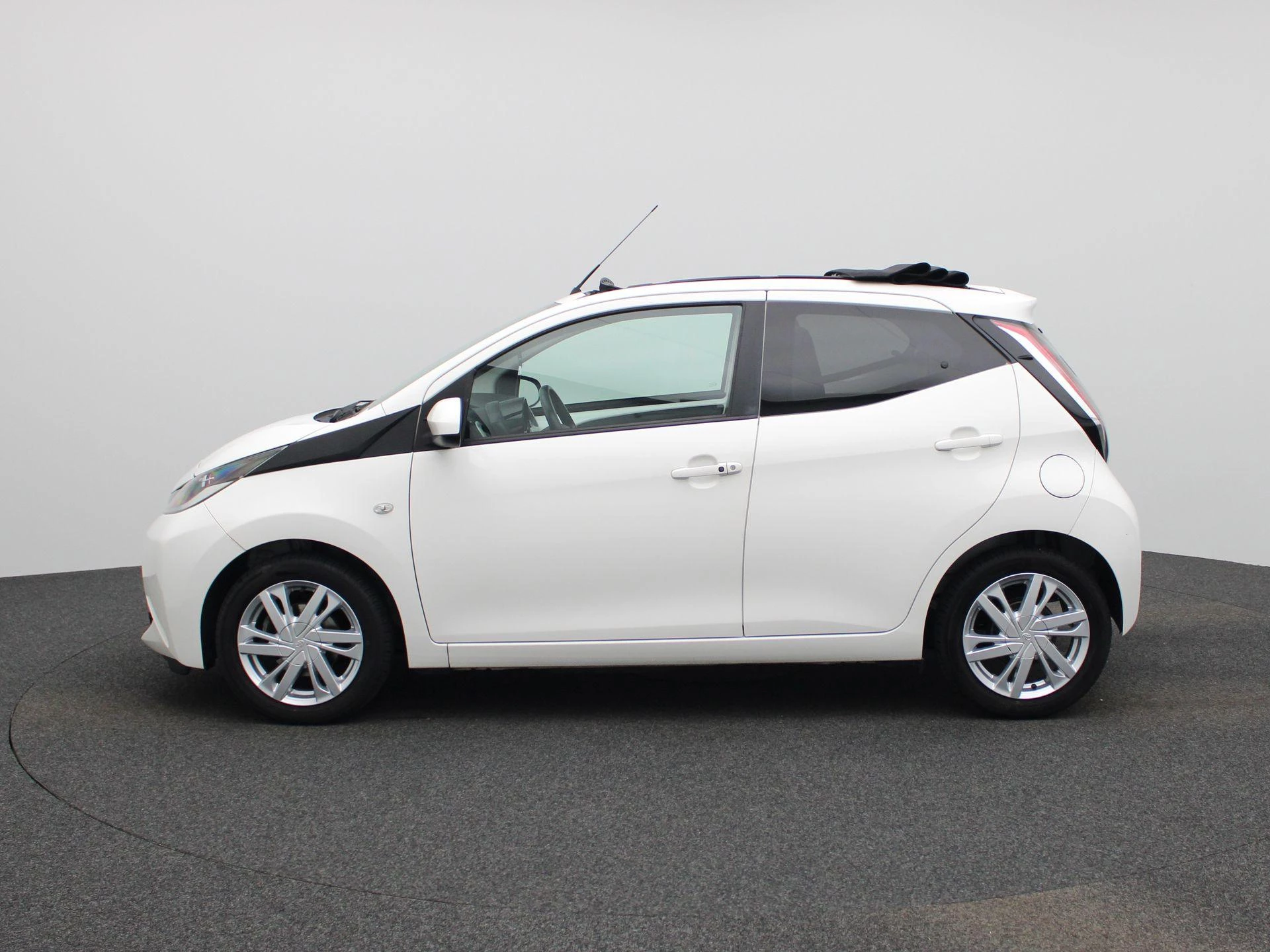 Toyota Aygo 1.0 VVT-i x-wave