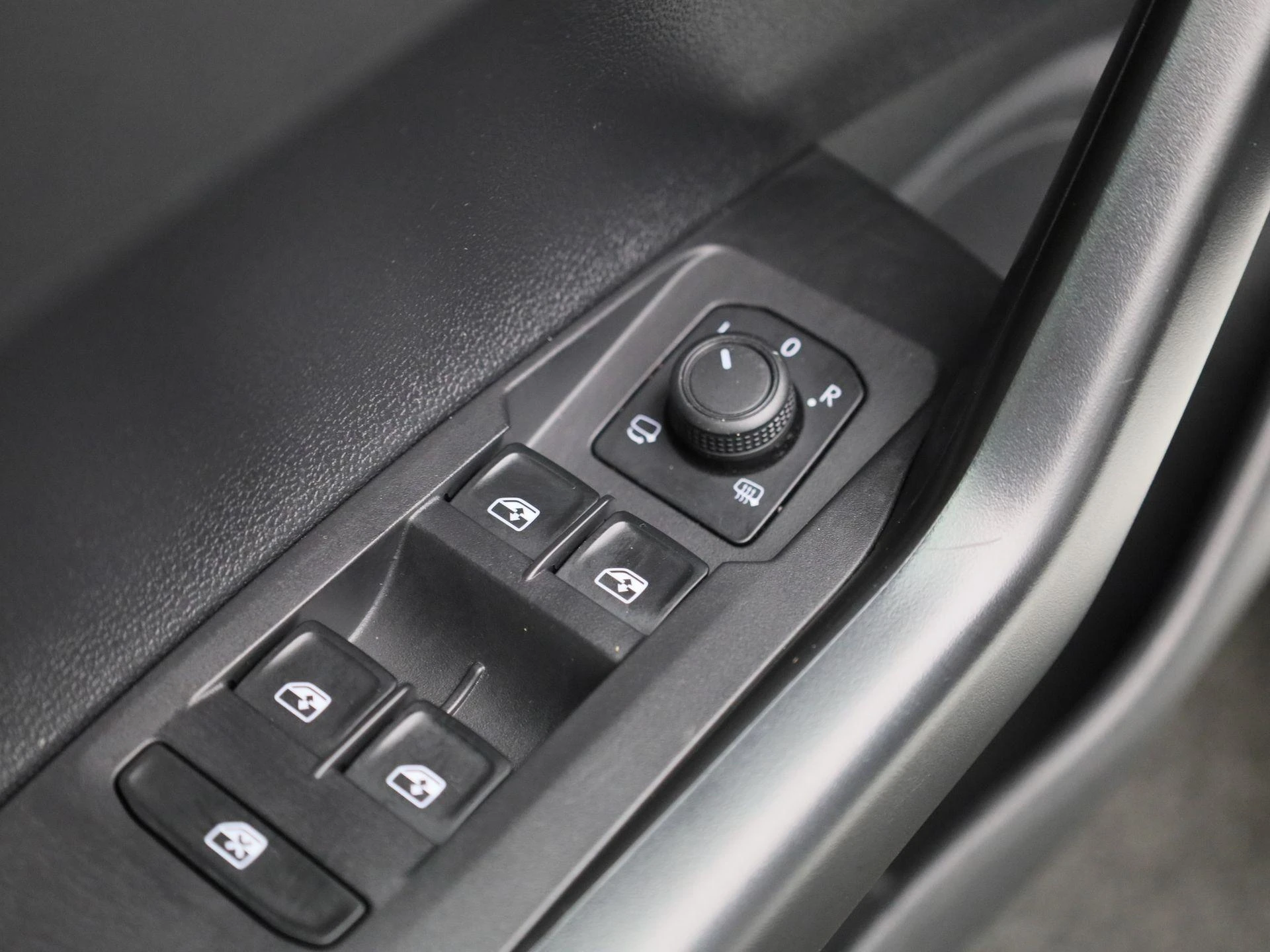 Volkswagen-Polo-image-26
