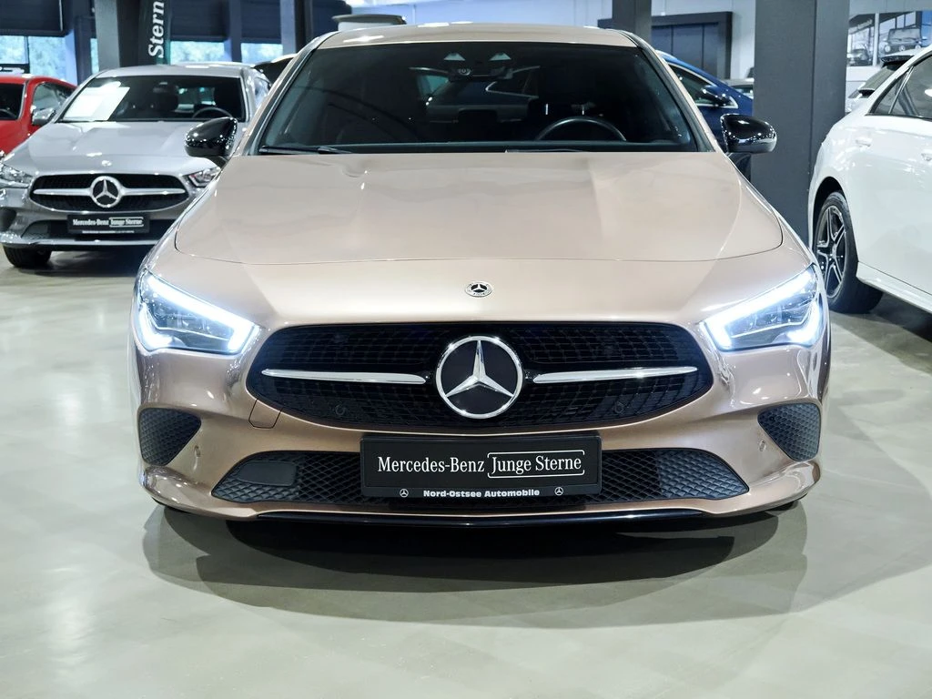 Mercedes-Benz-CLA 180-image-3