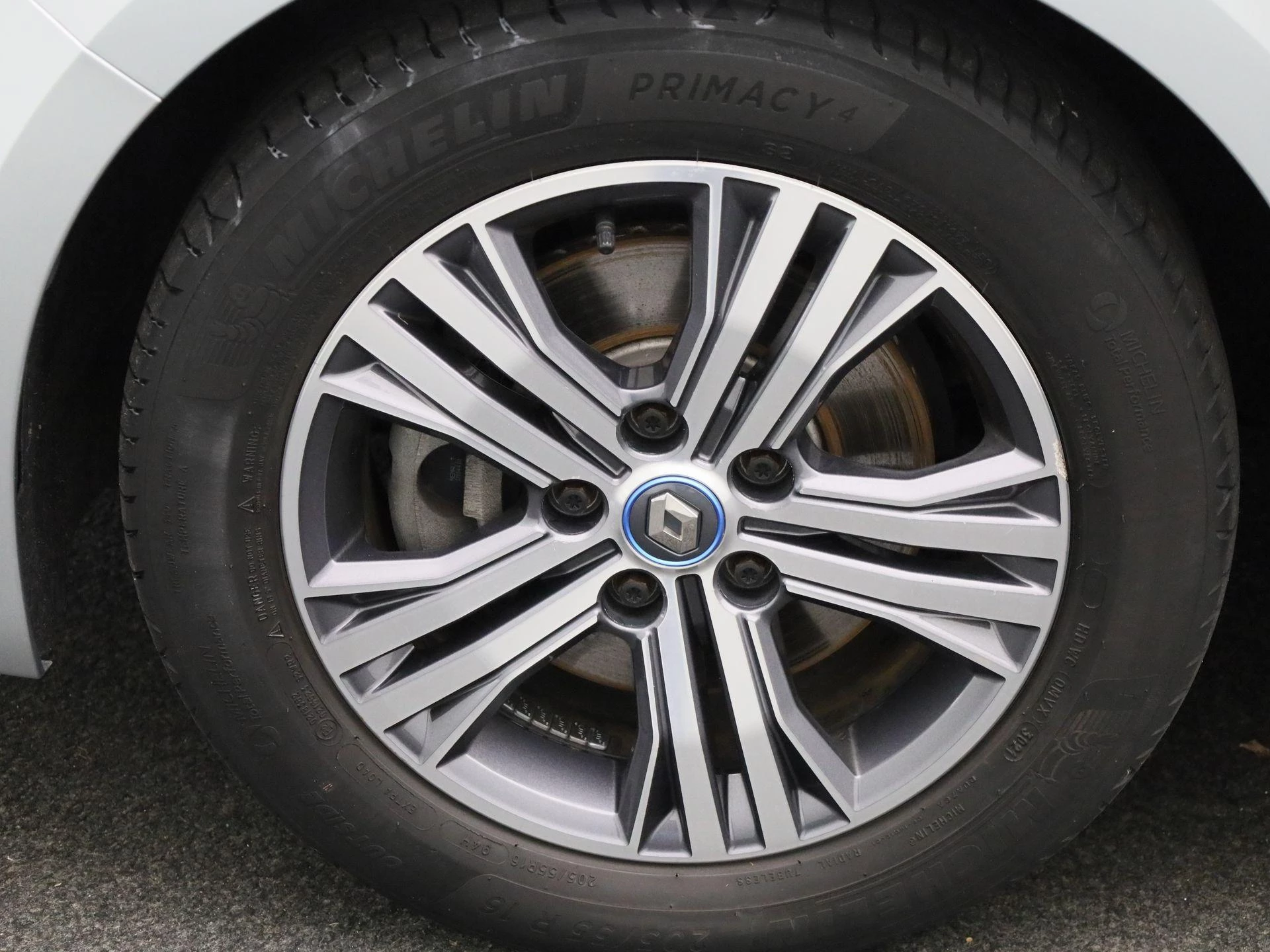 Renault-Megane E-Tech-image-13