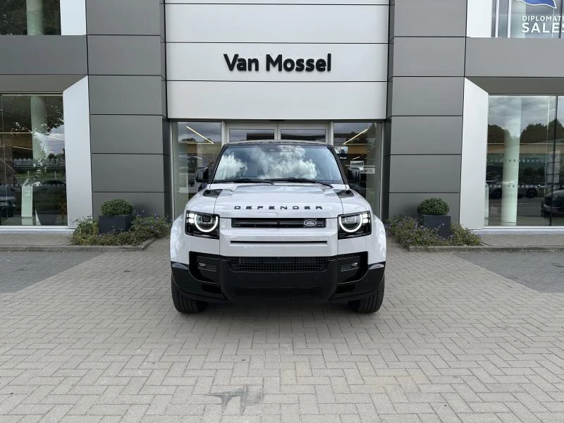 Land Rover-Defender-image-1