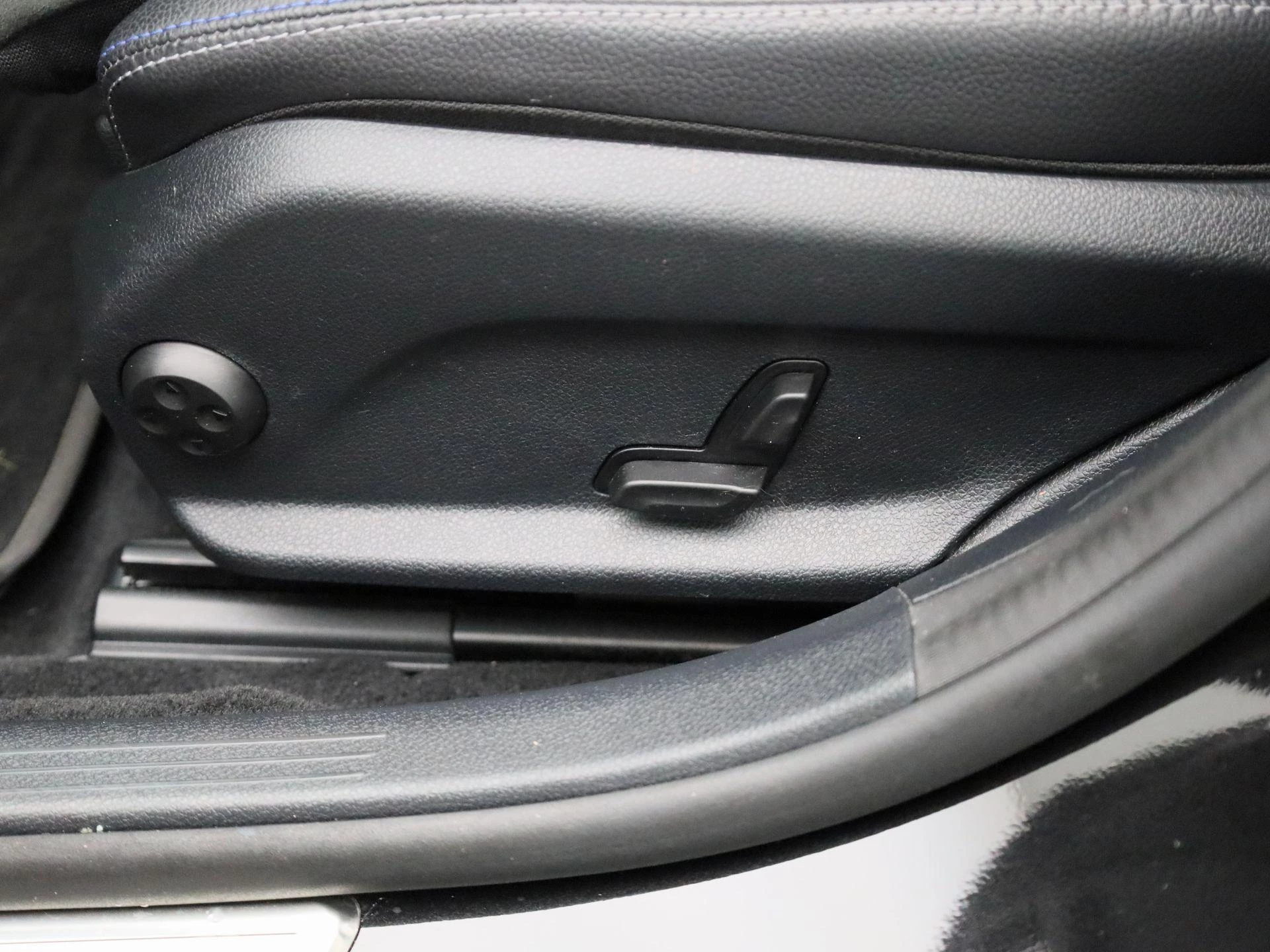 Mercedes-Benz-C-Klasse-image-34