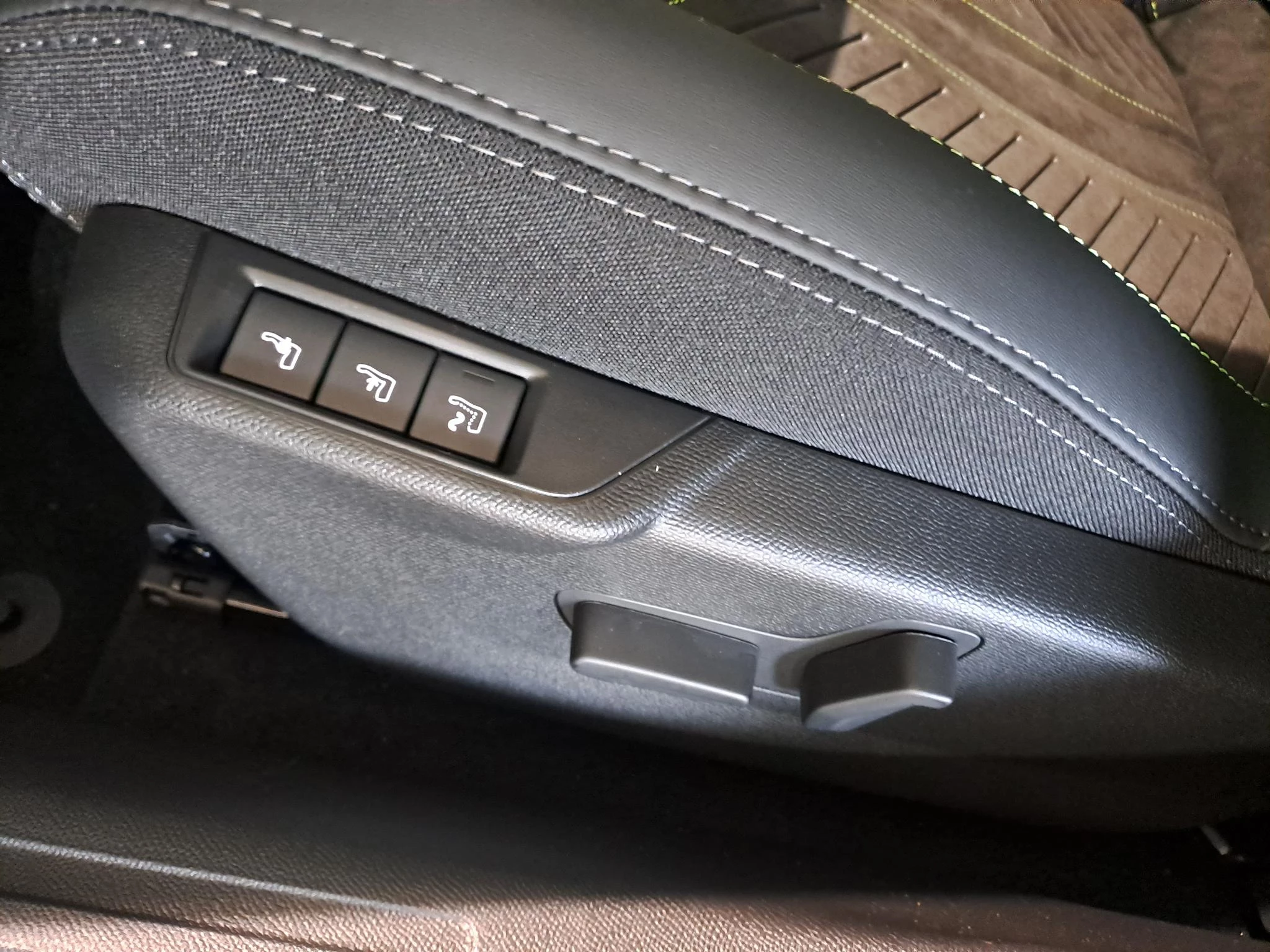 Peugeot-2008-image-19