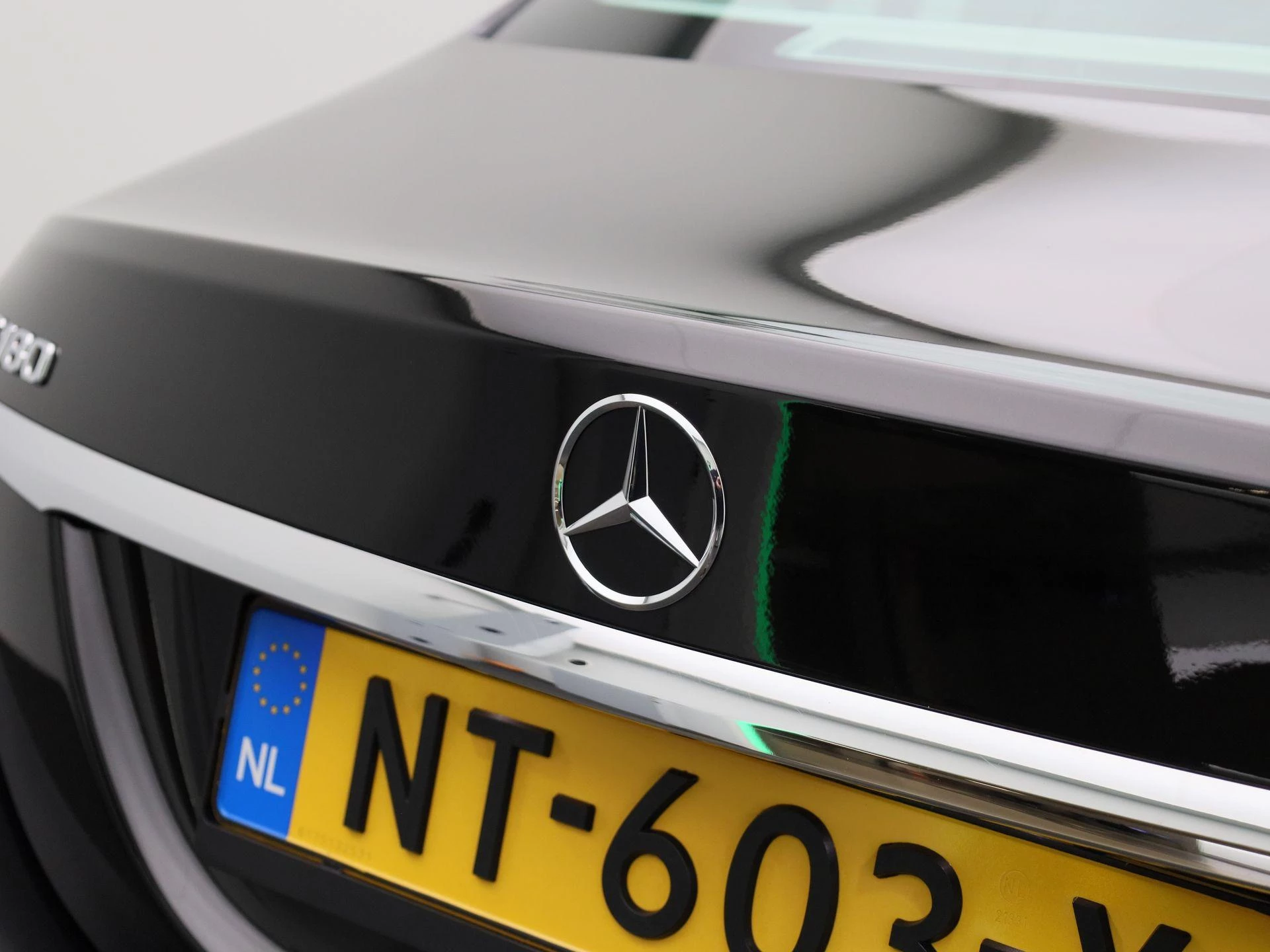 Mercedes-Benz-C-Klasse-image-37