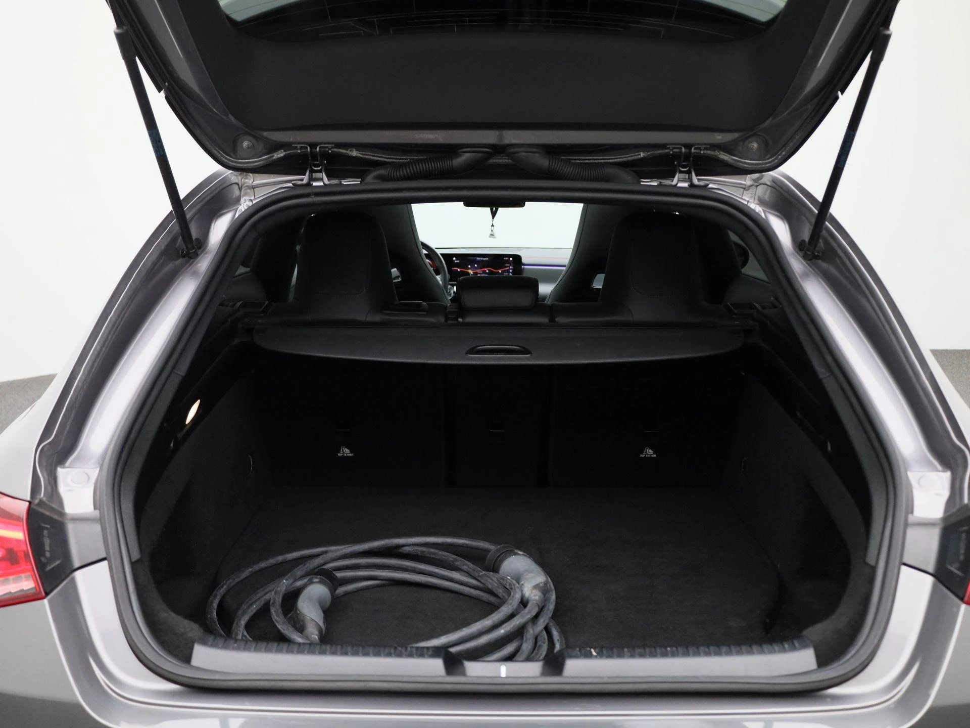 Mercedes-Benz-CLA-image-13