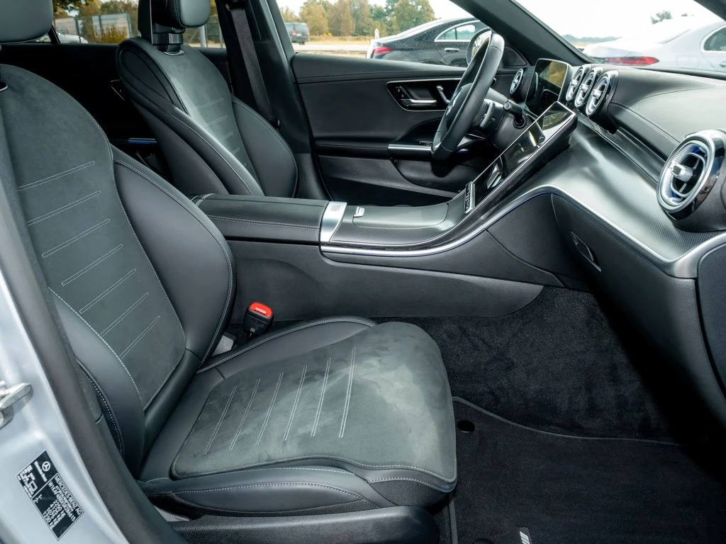 Mercedes-Benz-C-Klasse 180-image-11