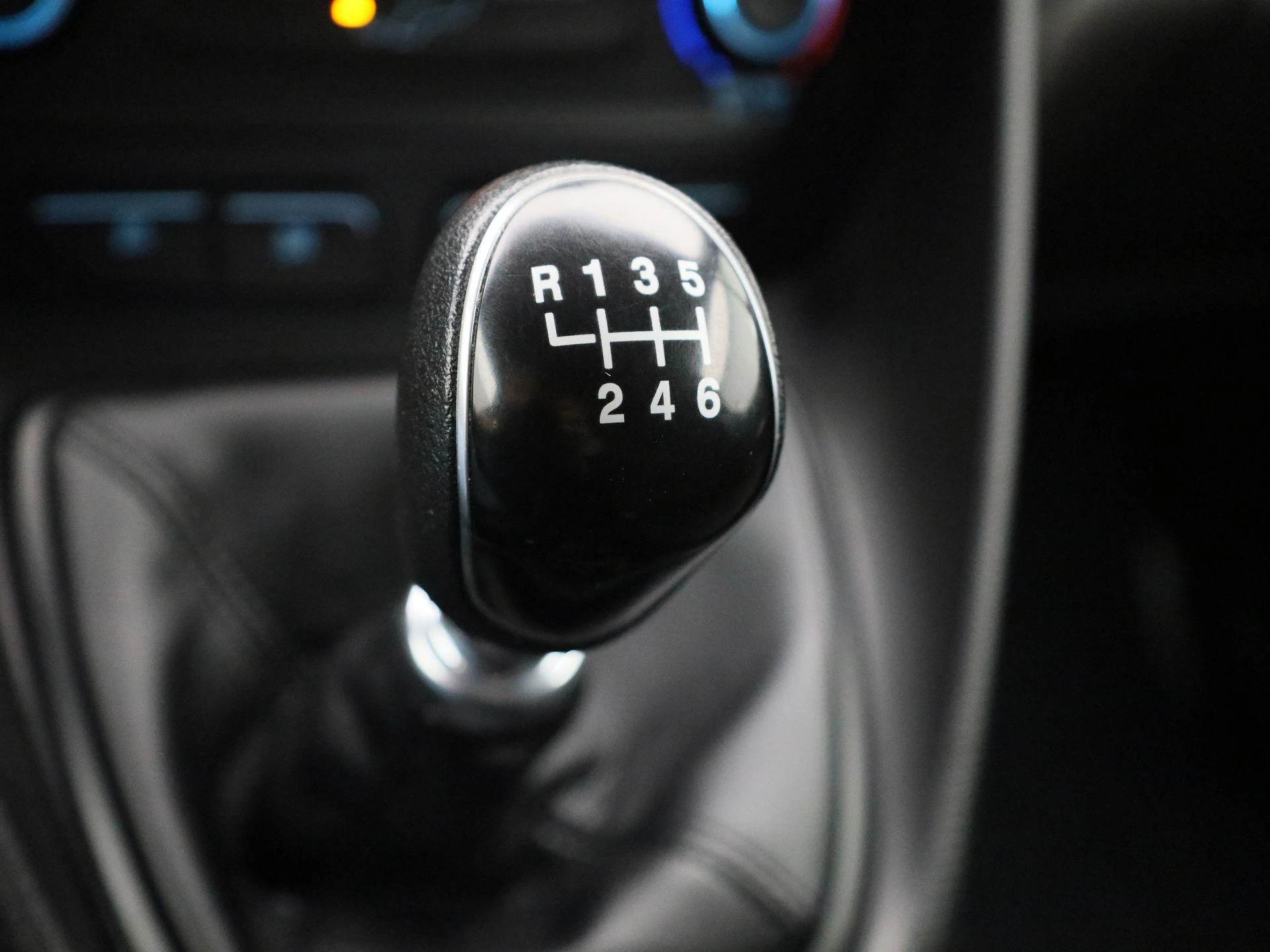 Ford-Transit Connect-image-9