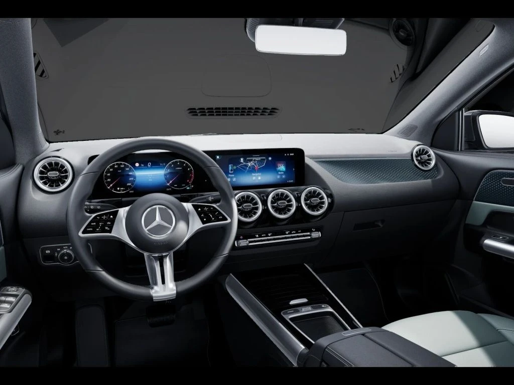 Mercedes-Benz-GLA 200-image-8