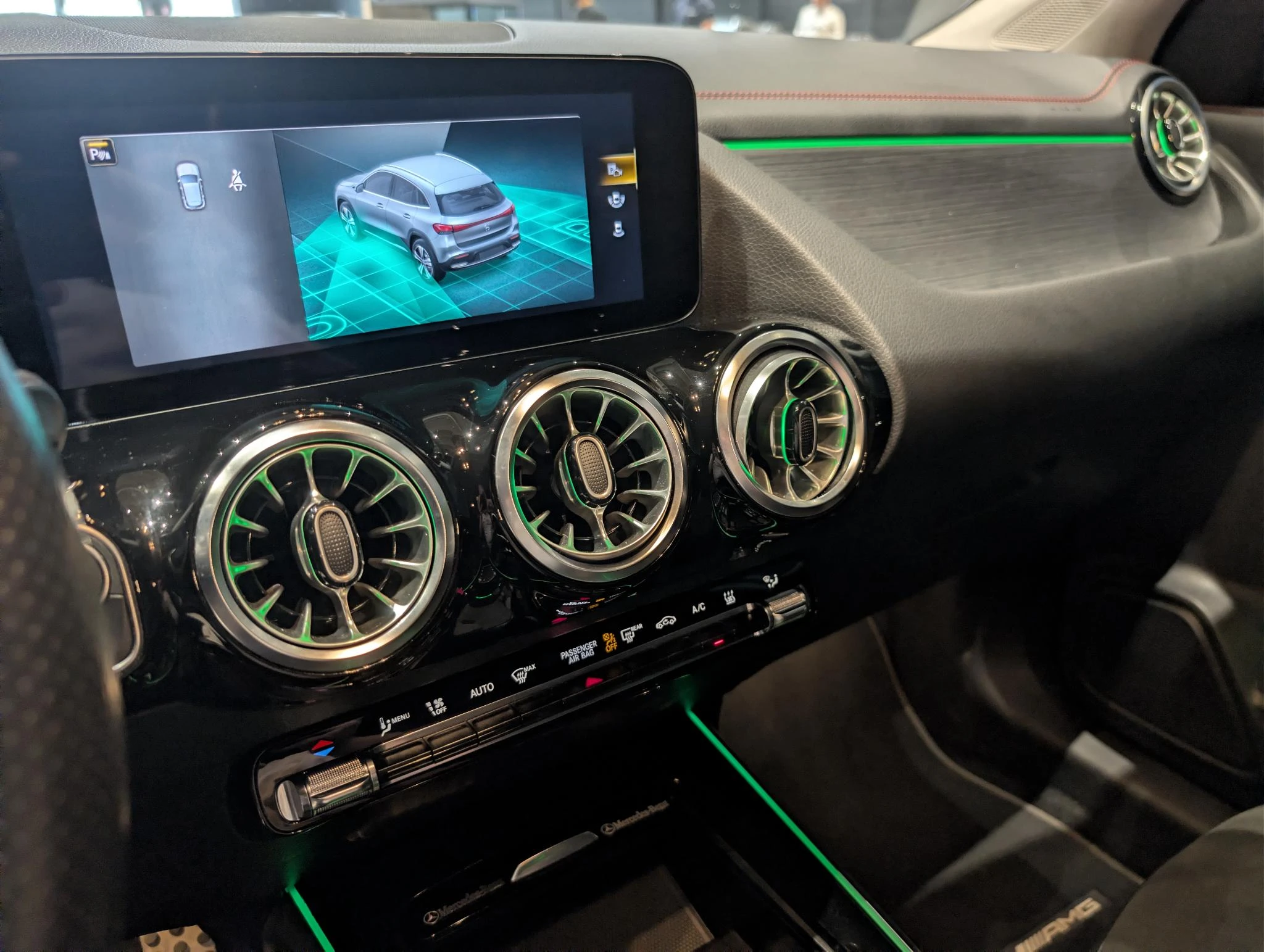 Mercedes-Benz-EQA-image-29