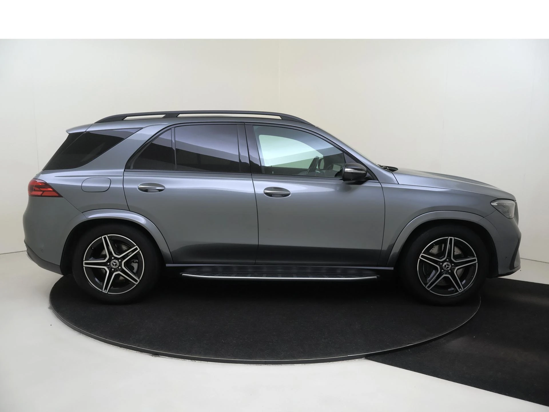 Mercedes-Benz-GLE-image-7