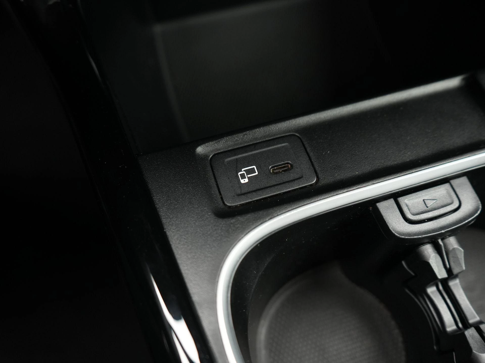 Mercedes-Benz-A-Klasse-image-20