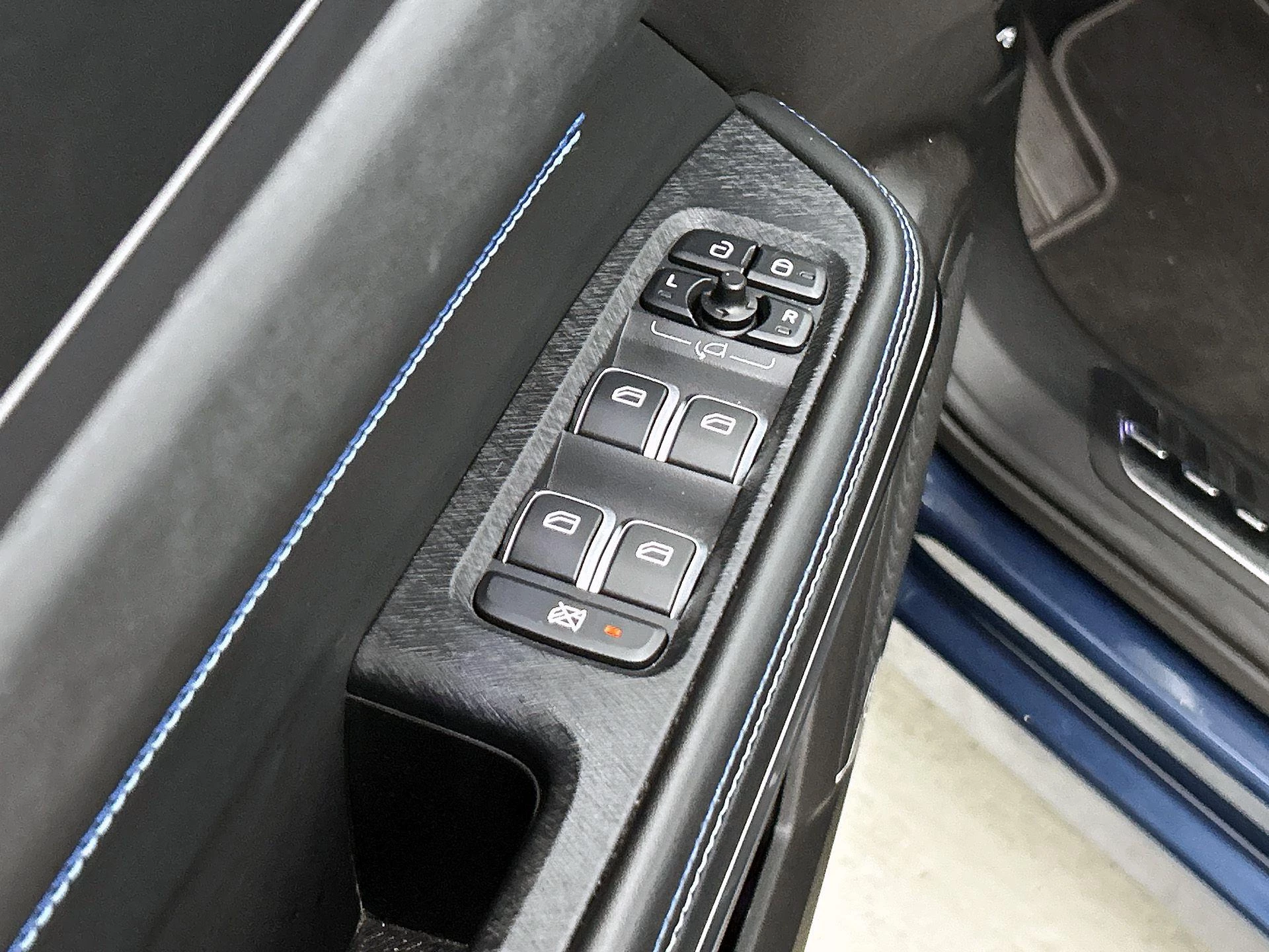 Lynk & Co-01-image-36