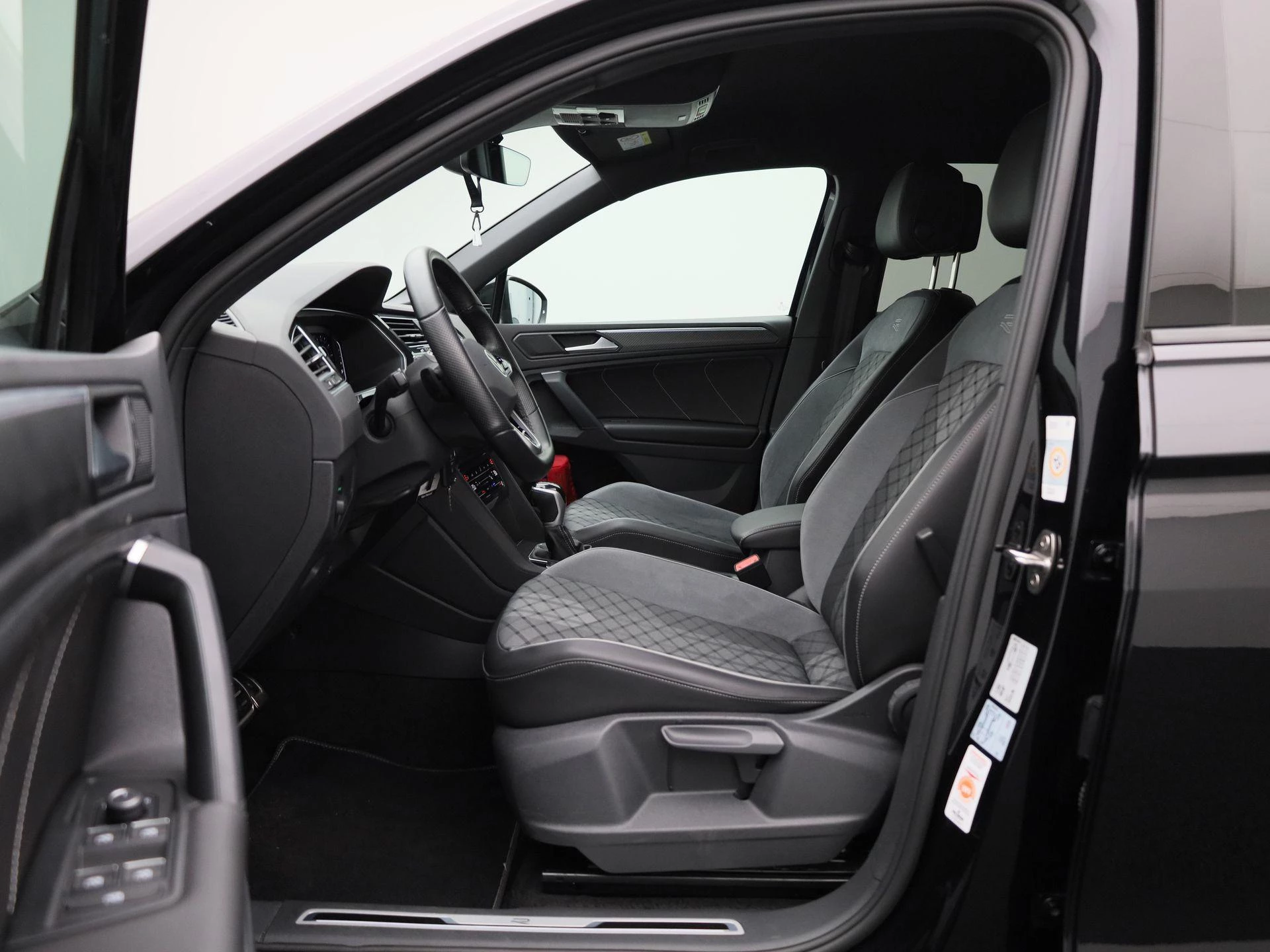Volkswagen Tiguan 1.4 TSI eHybrid R-Line Business+ 245 PK|