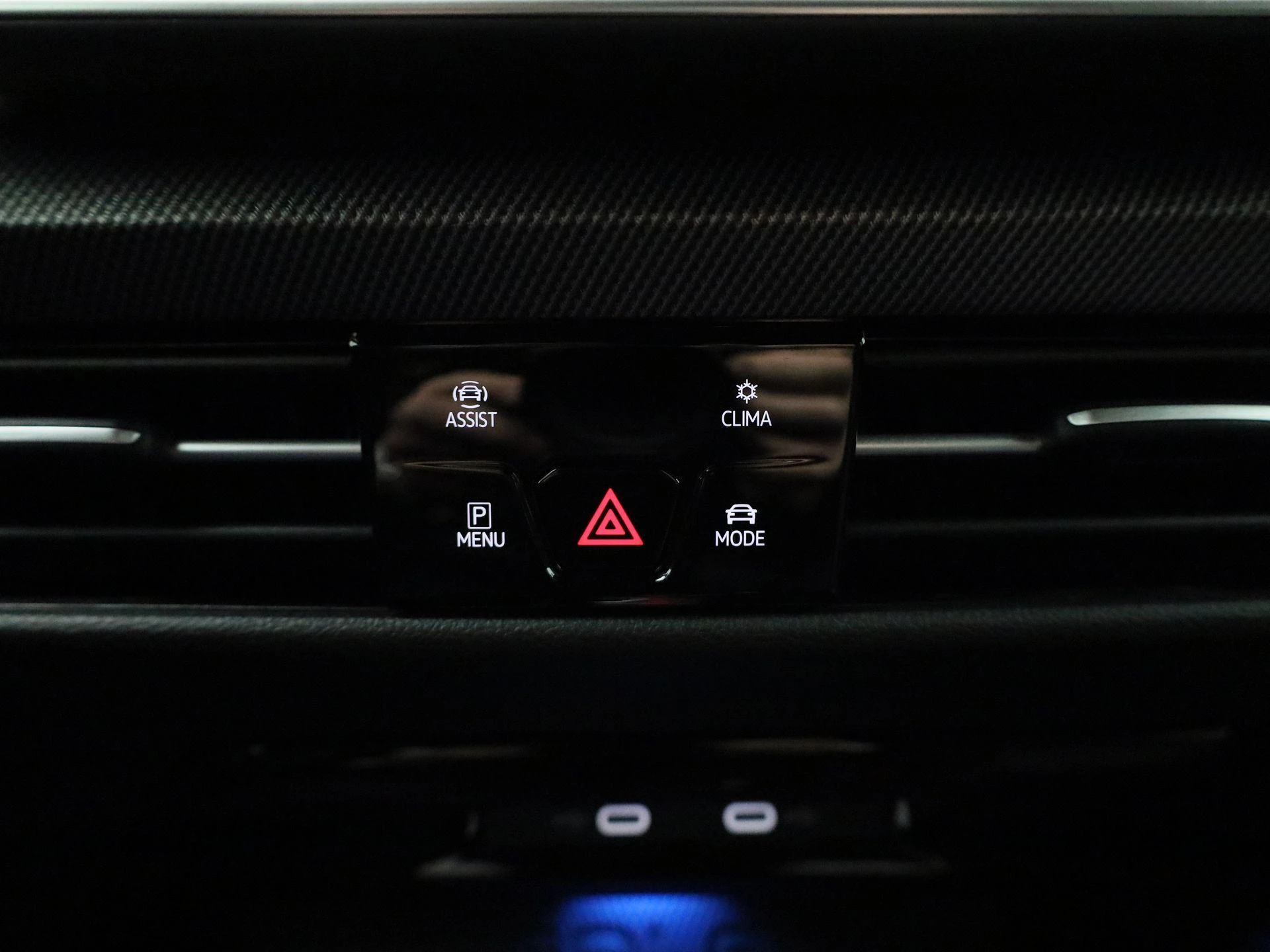 Volkswagen-Golf-image-27