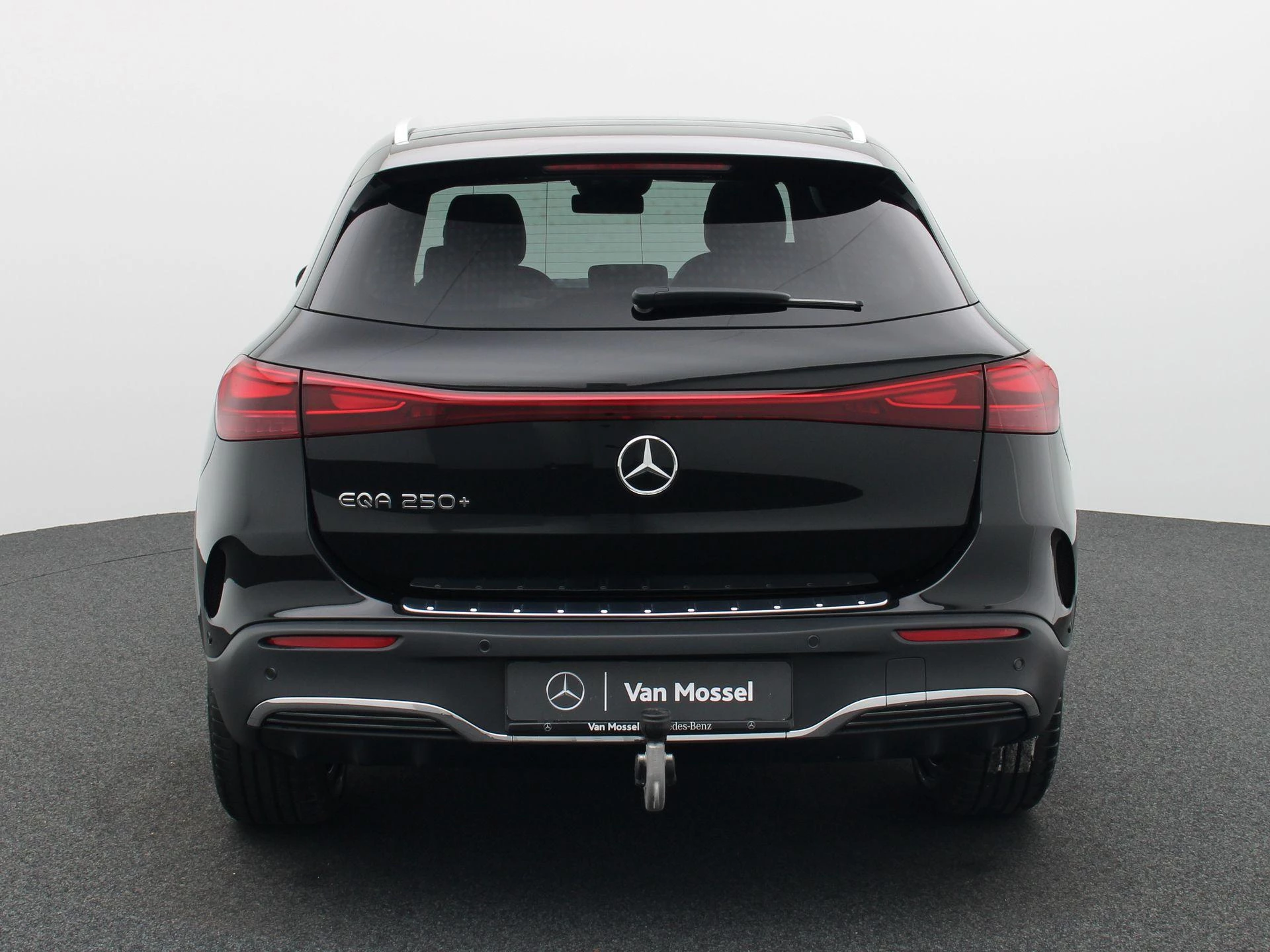 Mercedes-Benz EQA 250+ Star Edition + PANO DAK + BURMESTER + TREKHAAK + HEAD UP +